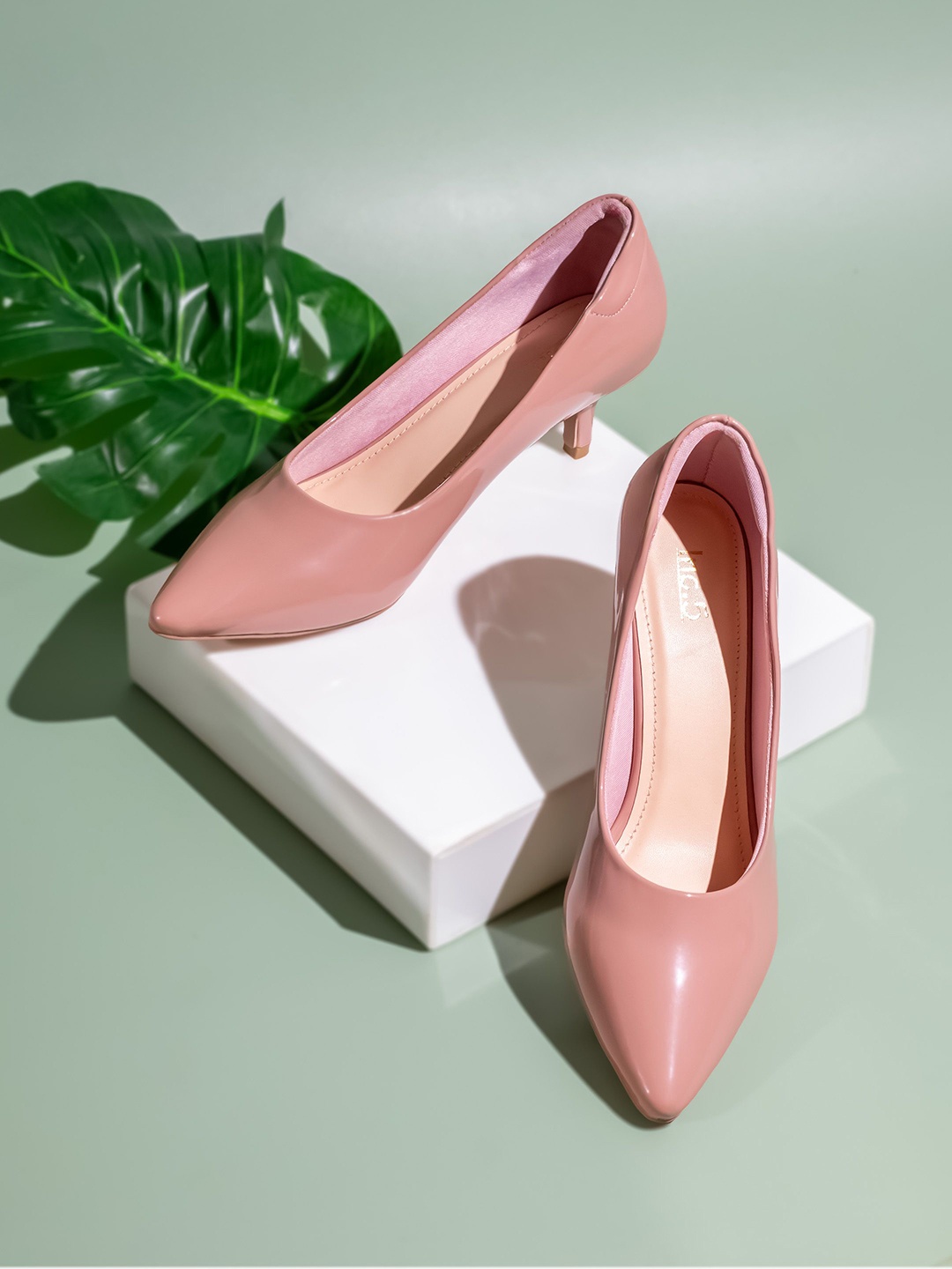 

Inc 5 Women Solid Loafers, Peach