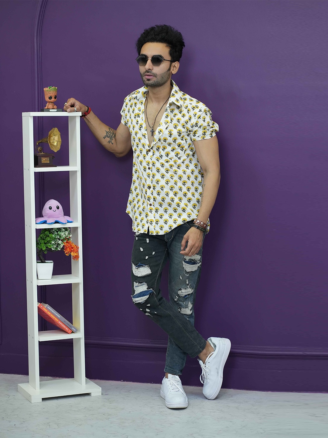 

OnlyMenGrooming Men Modern Spread Collar Floral Printed Cotton Casual Shirt, White
