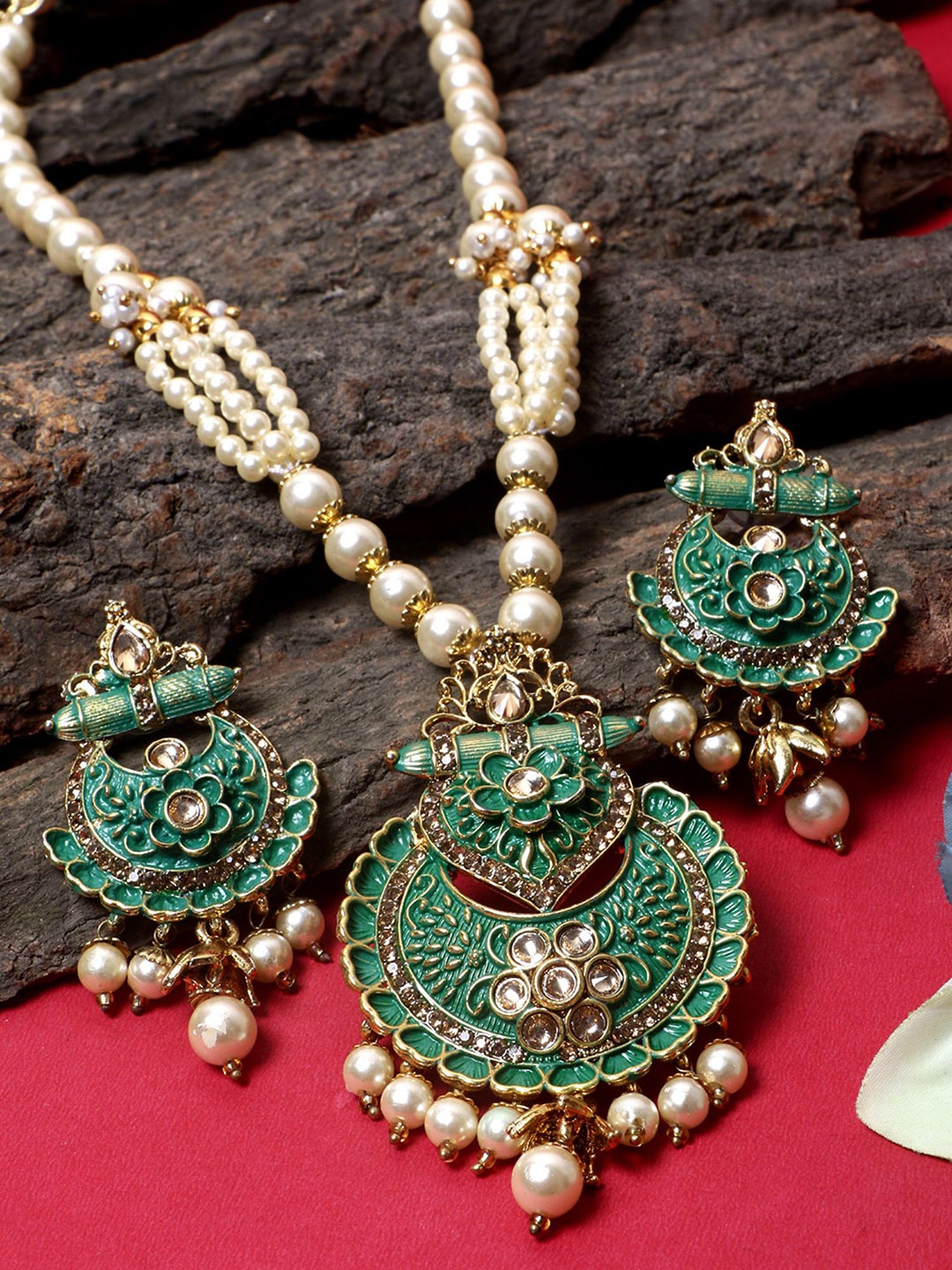 

ANIKAS CREATION Gold-Plated Stone-Studded & Beaded Jewellery Set