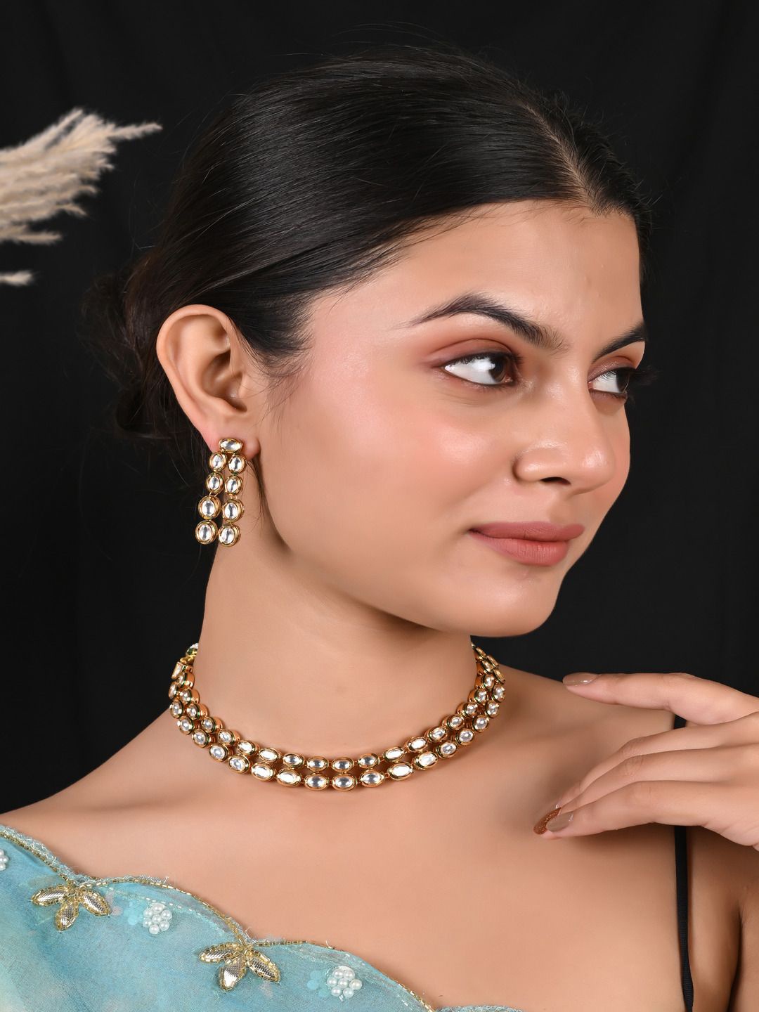 

RATNAVALI JEWELS Gold-Plated Stone Studded Jewellery Set