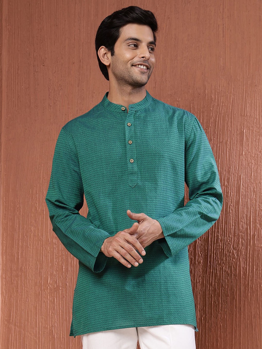 

Fabindia Men Thread Work Kurta, Green