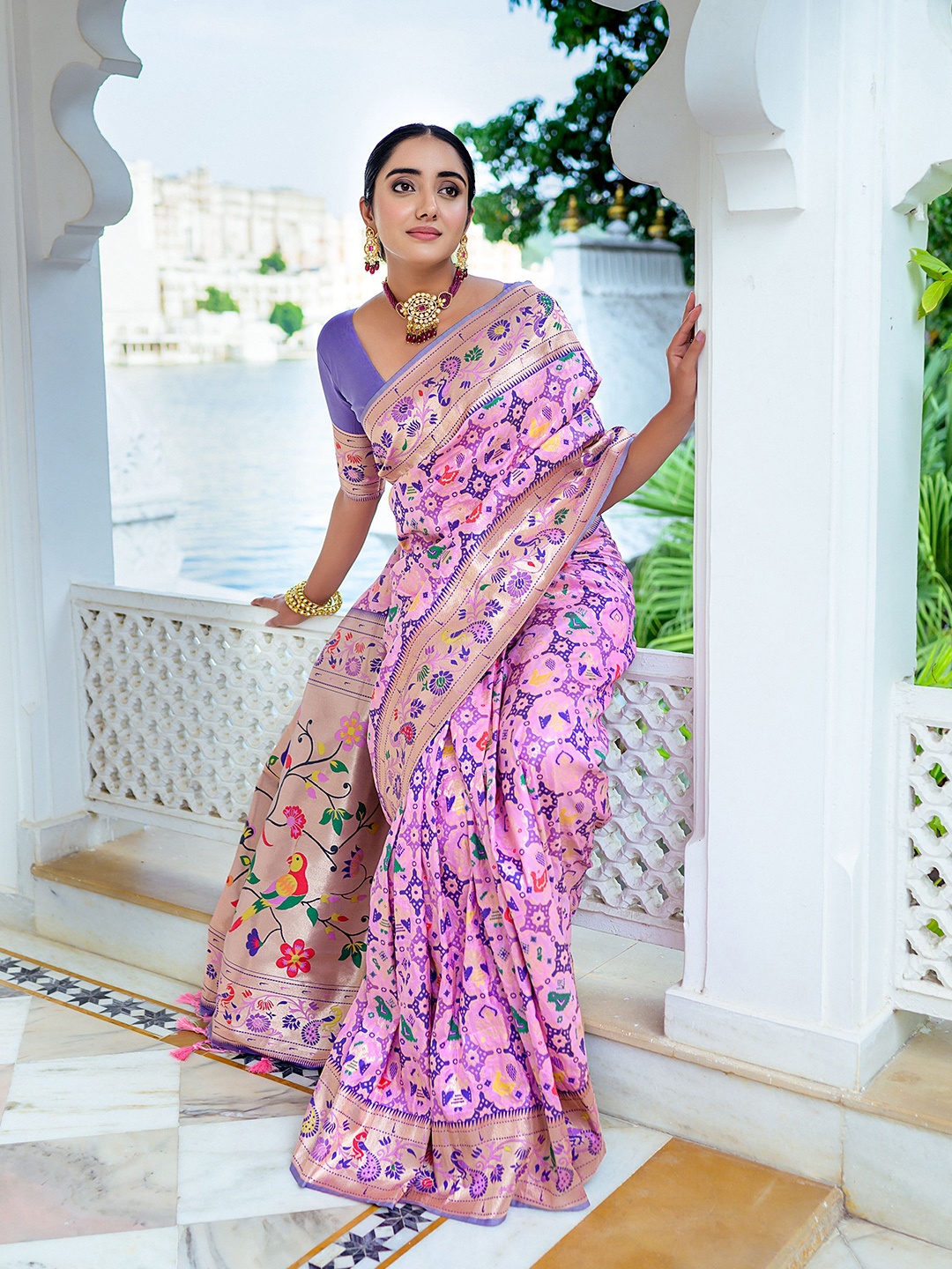 

Kandora Woven Design Zari Pure Silk Paithani Saree, Rose