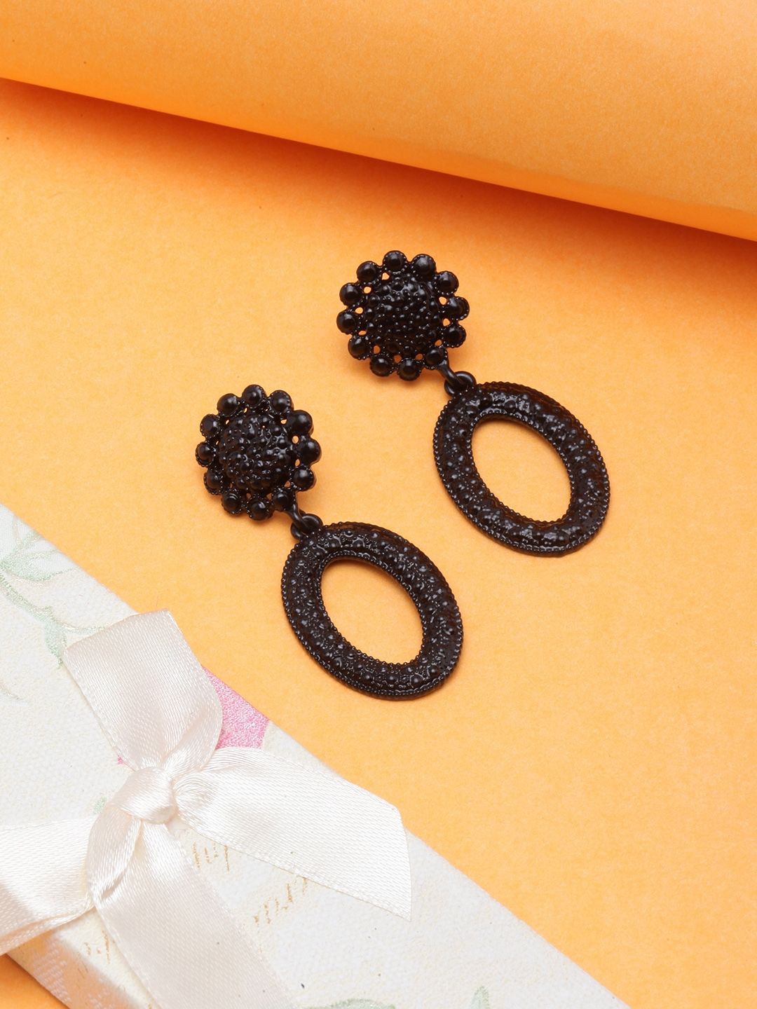 

KPOP Contemporary Drop Earrings, Black