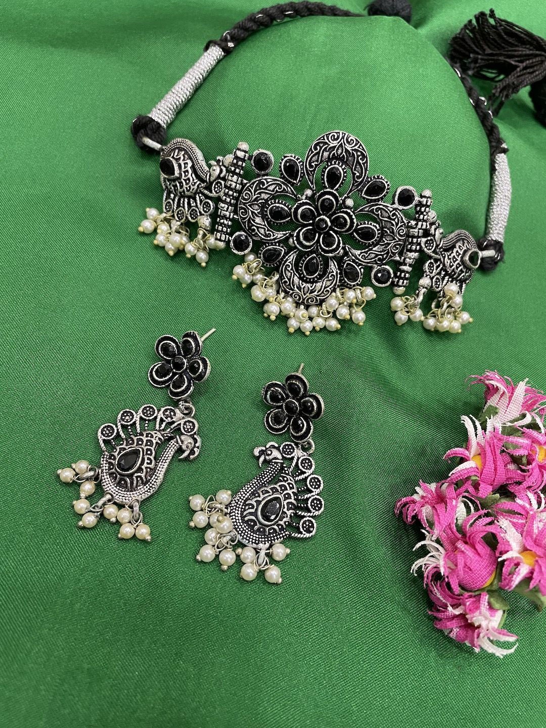 

Digital Dress Room Silver Plated Stone & Beaded Studded Necklace & Earrings