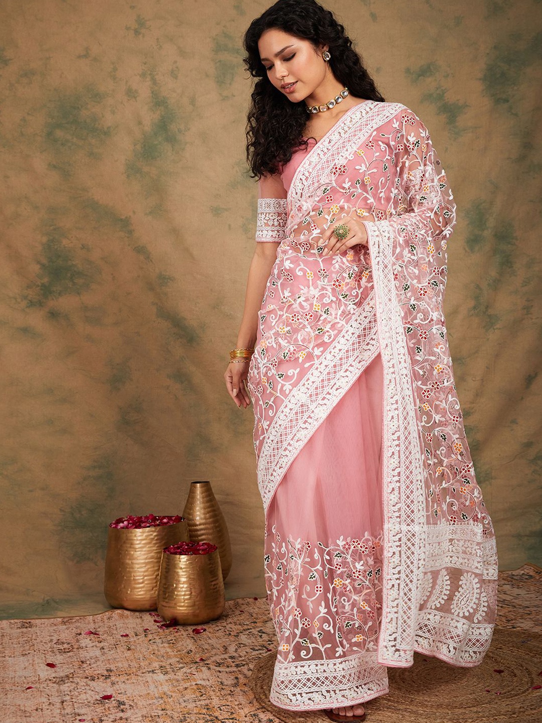 

Maroosh Floral Embroidered Net Saree, Peach