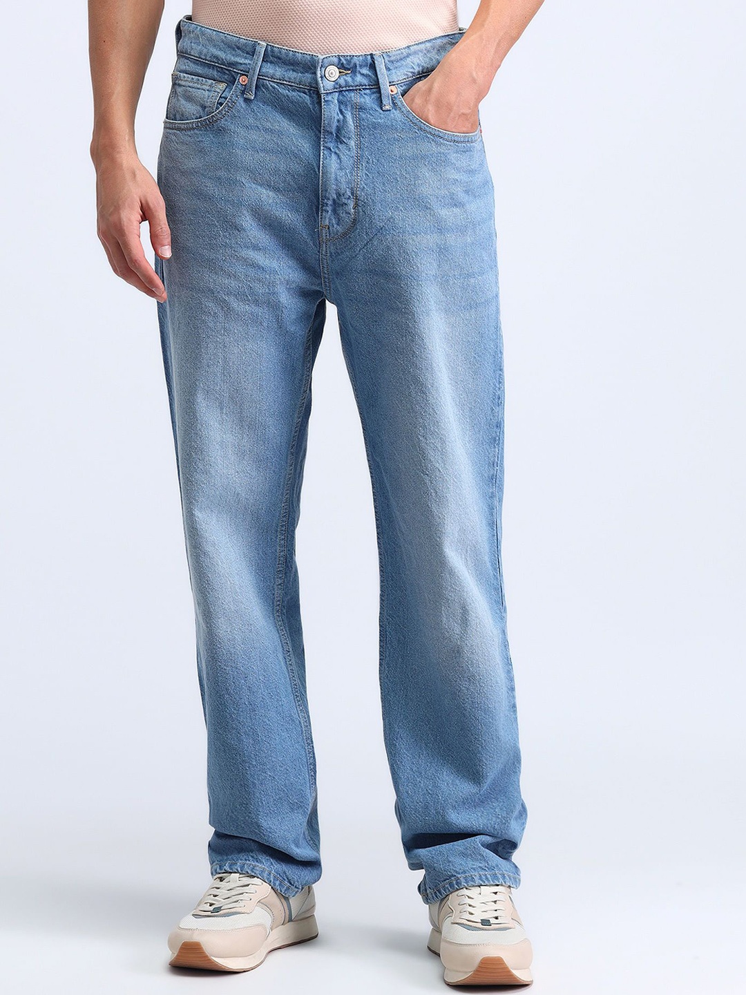 

Flying Machine Men Light Fade Stretchable Jeans, Blue