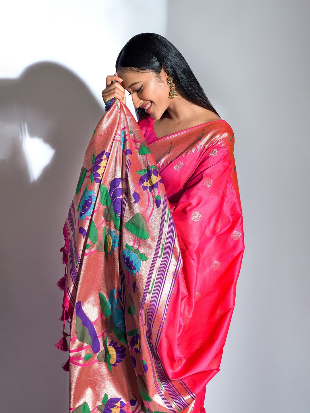 

Kandora Woven Design Zari Pure Silk Banarasi Saree, Pink