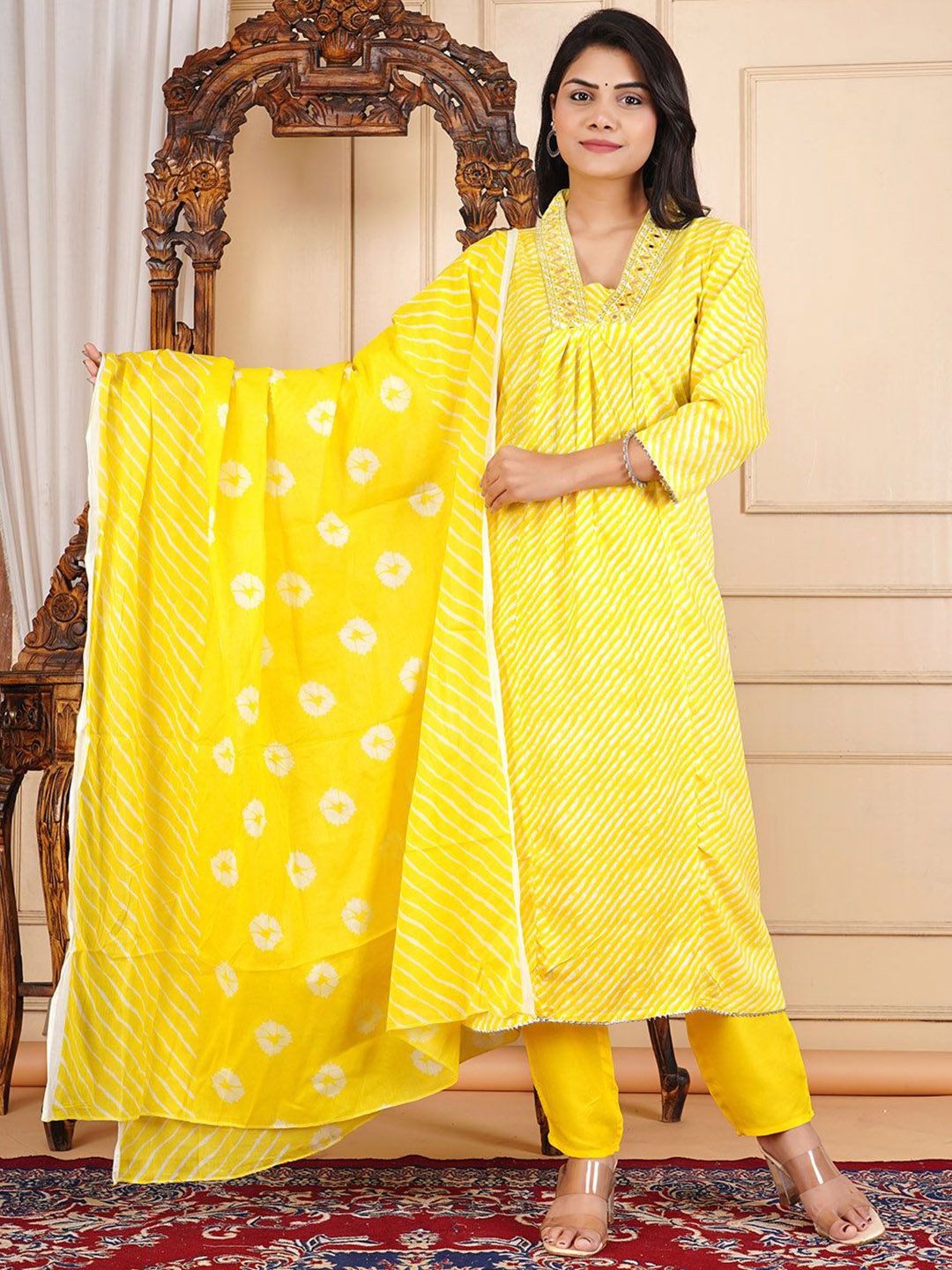 

Meena Bazaar Leheriya Dyed V-Neck Regular Straight Kurta With Trouser With Dupatta, Yellow