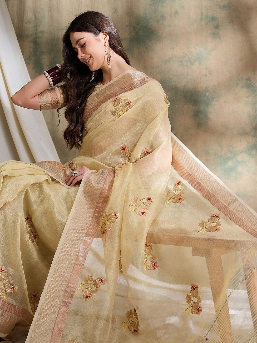 

Sangria Embroidered Saree With Blouse, Beige