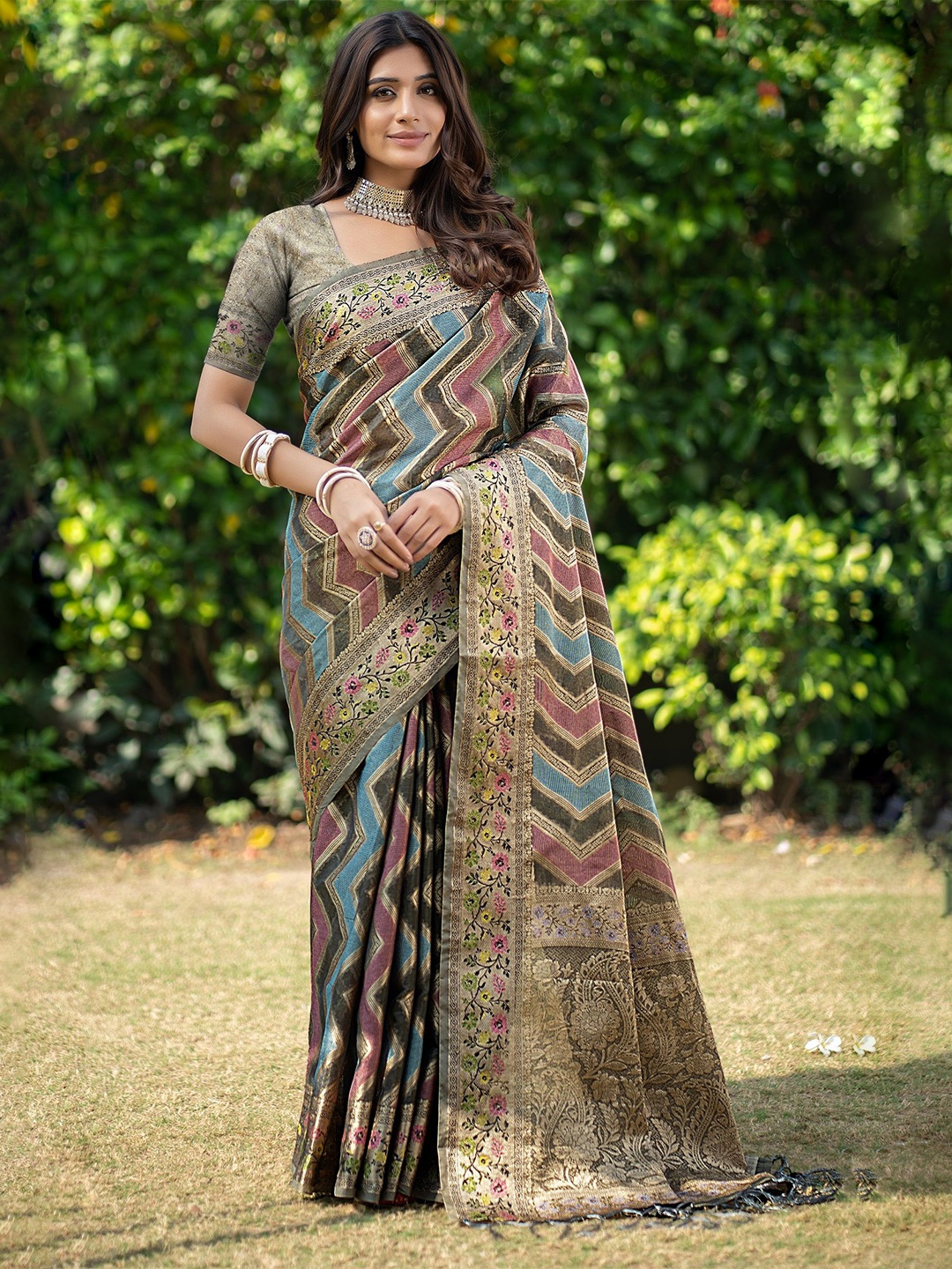 

MAHALASA Ethnic Motifs Zari Organza Saree, Grey