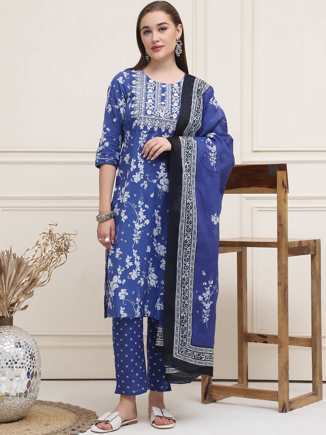 

Frempy Women Floral Kurta with Trousers & Dupatta, Navy blue