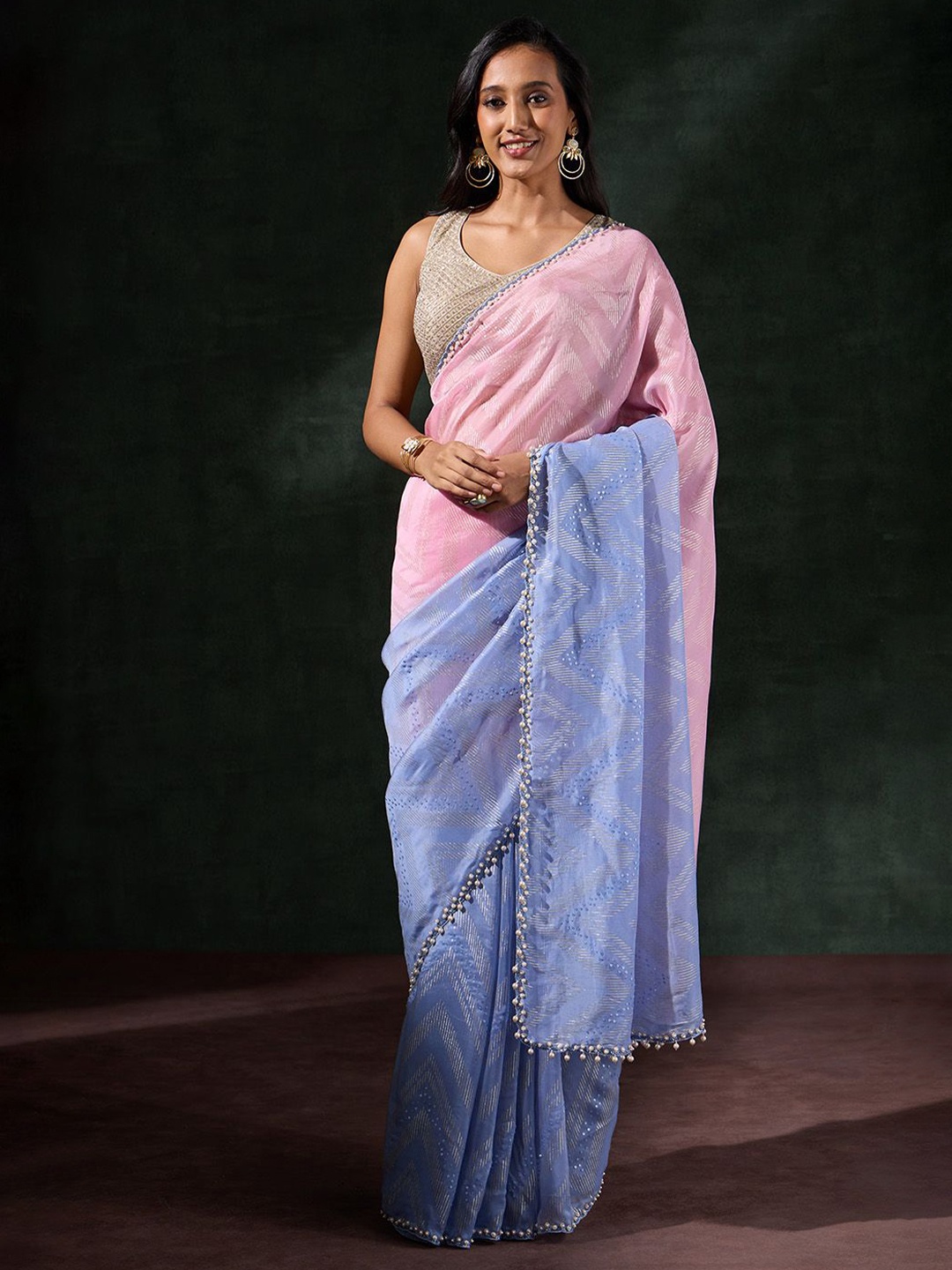 

Taneira Geometric Printed Sequinned Saree, Blue