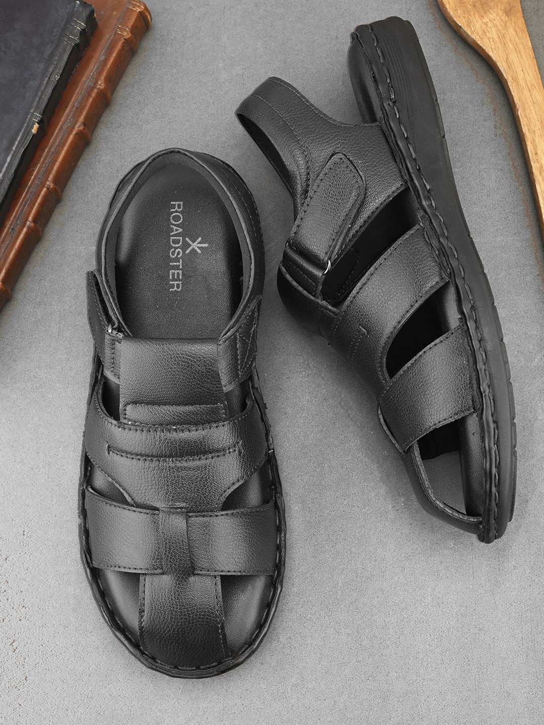 

The Roadster Lifestyle Co. Men Leather Fisherman Sandals, Black