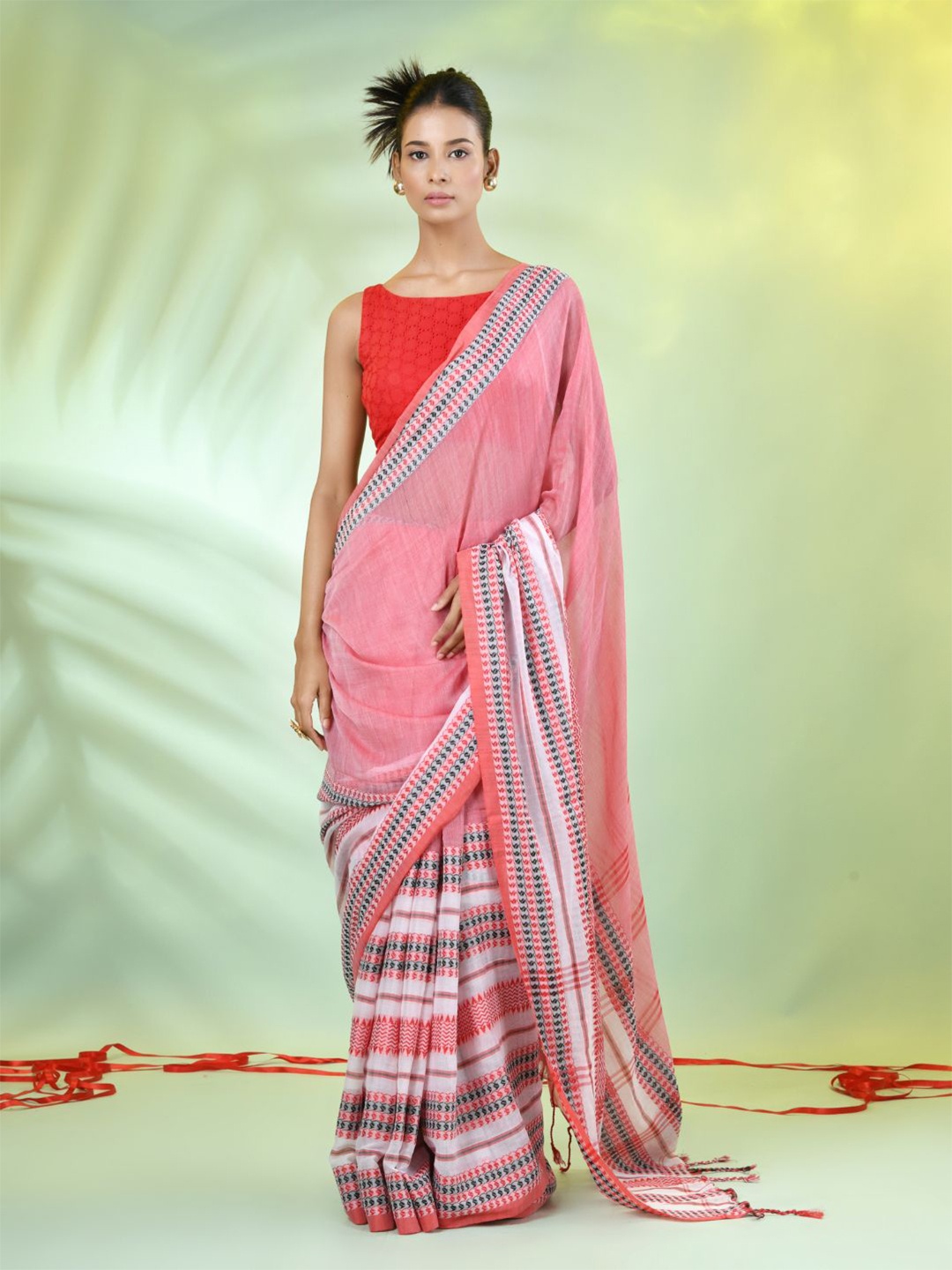 

Charukriti Solid Woven Design Pure Cotton Saree, Pink