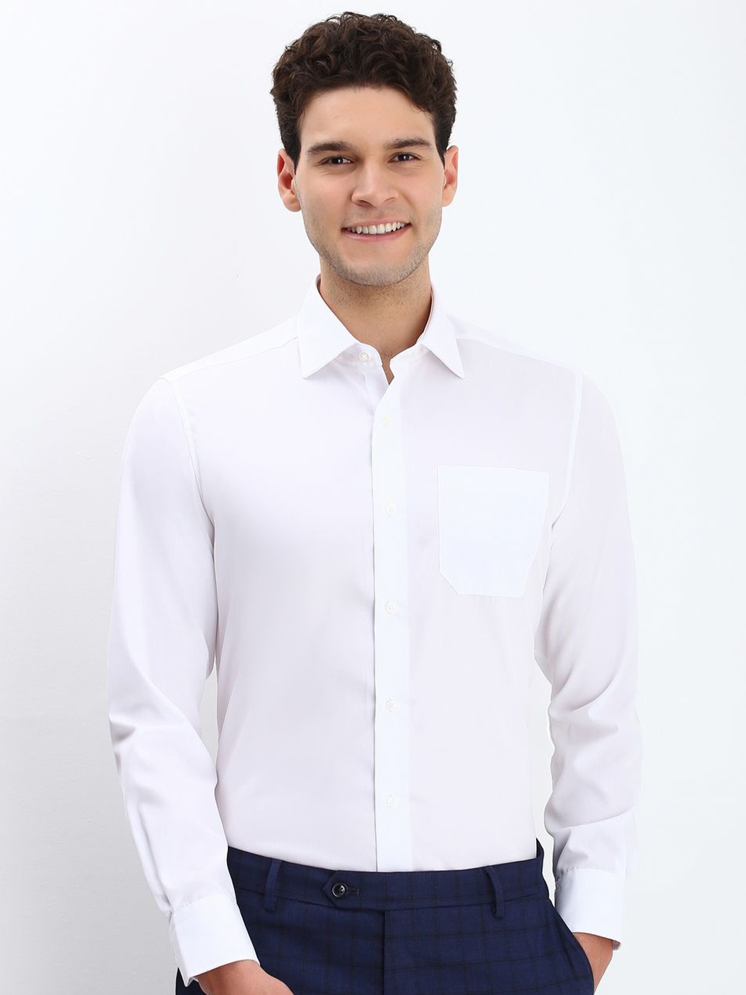

Allen Solly Sport Men Classic Fit Spread Collar Solid Pure Cotton Formal Shirt, White