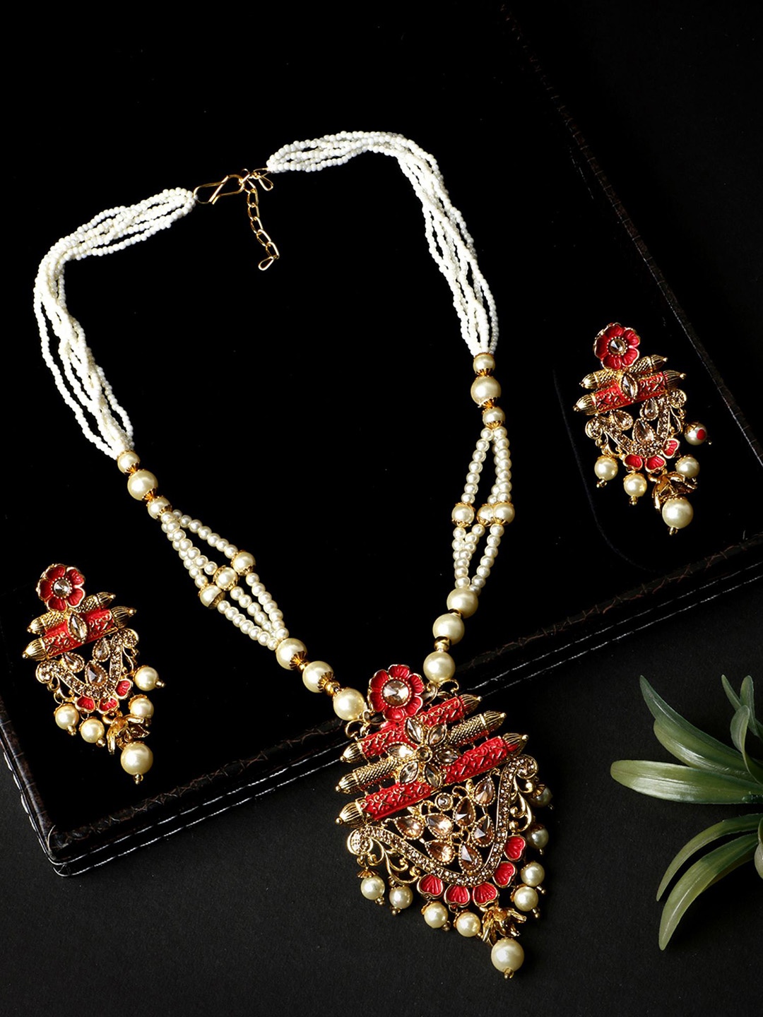 

ANIKAS CREATION Gold-Plated Stone-Studded & Beaded Jewellery Set