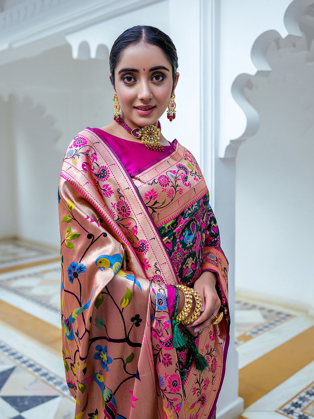 

Kandora Woven Design Zari Pure Silk Paithani Saree, Black