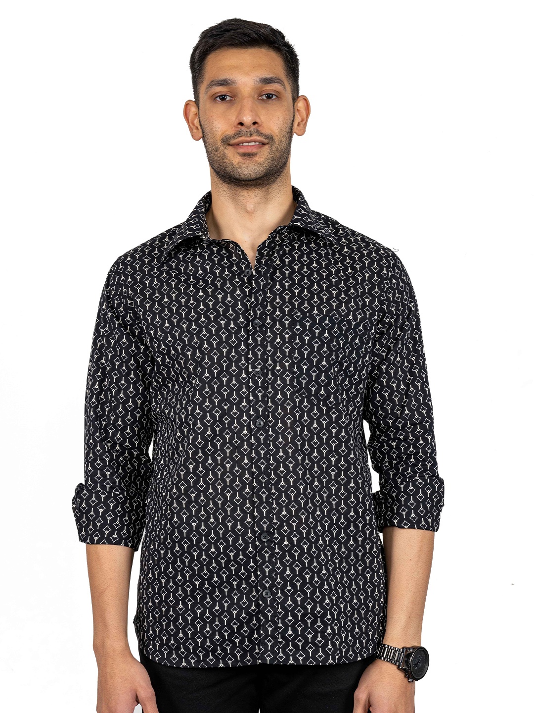 

OnlyMenGrooming Men Modern Spread Collar Conversational Printed Cotton Casual Shirt, Black