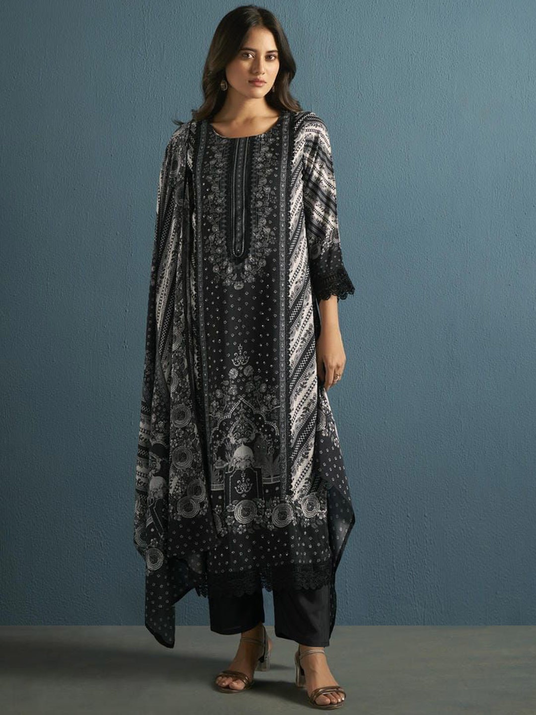 

Kaftanize Women Ethnic Motifs Printed Kurta with Trousers & With Dupatta, Black