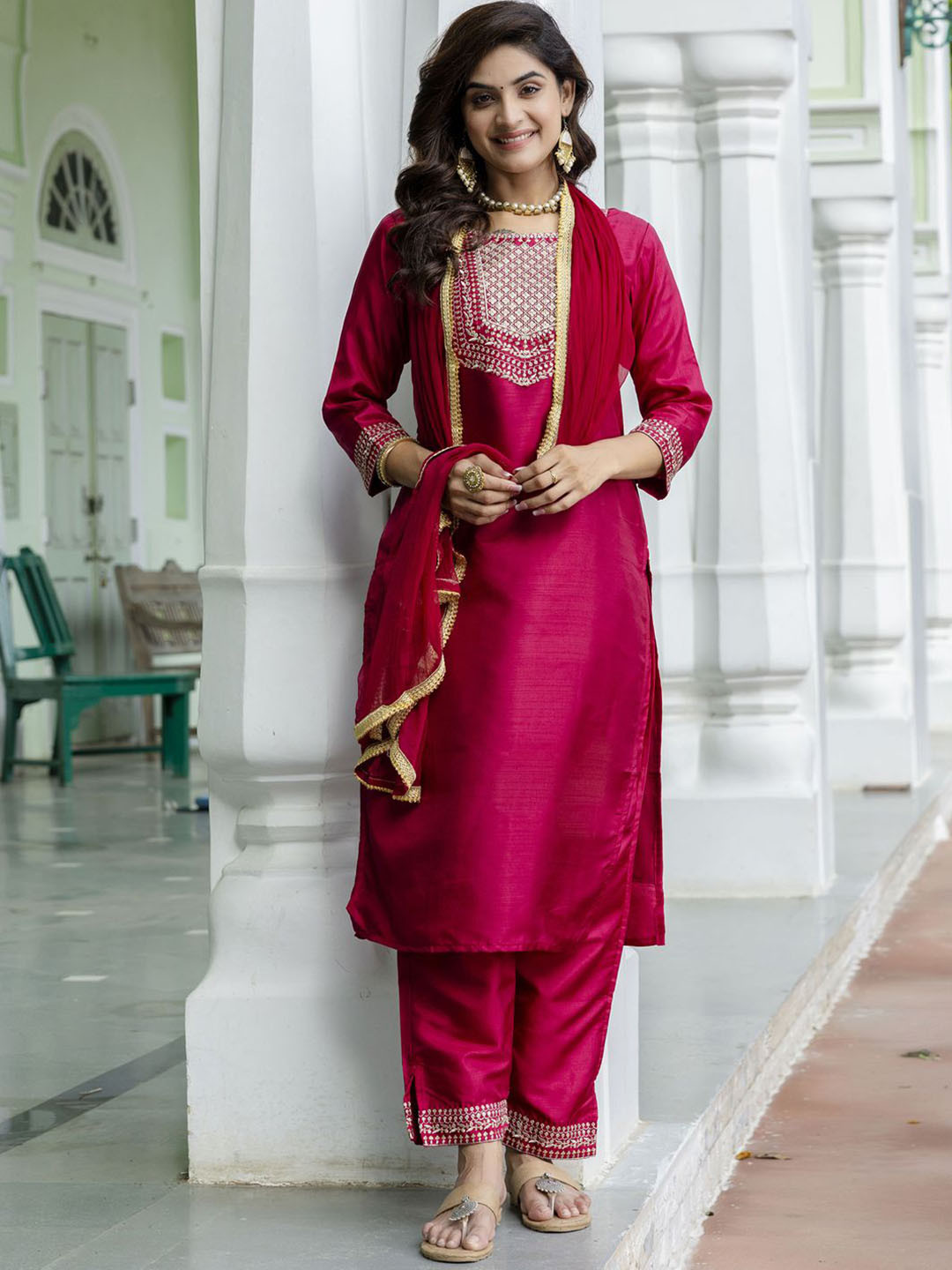 

VredeVogel Floral Embroidered Round Neck Regular Straight Kurta With Trouser With Dupatta, Red