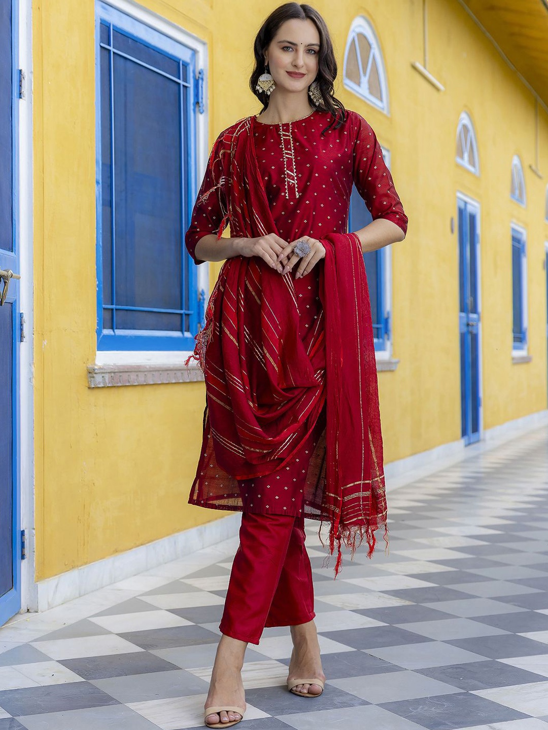 

VredeVogel Woven Design Regular Chanderi Silk Straight Kurta With Trouser With Dupatta, Maroon