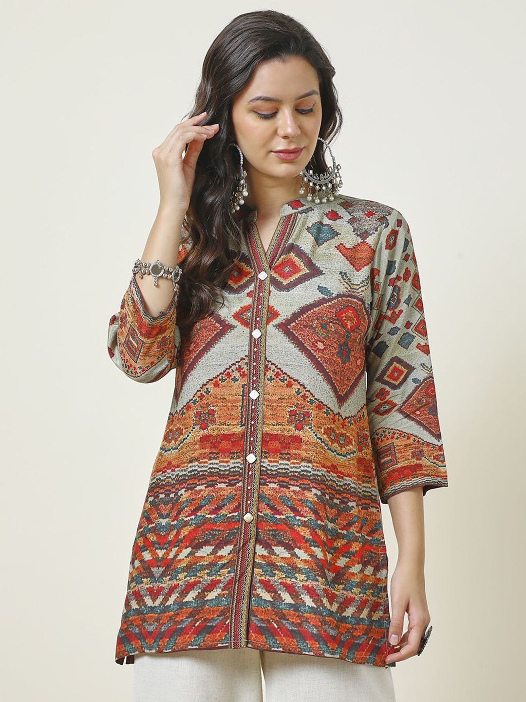 

Soch Women Ethnic Motifs Printed Mandarin Collar Kurtas, Grey