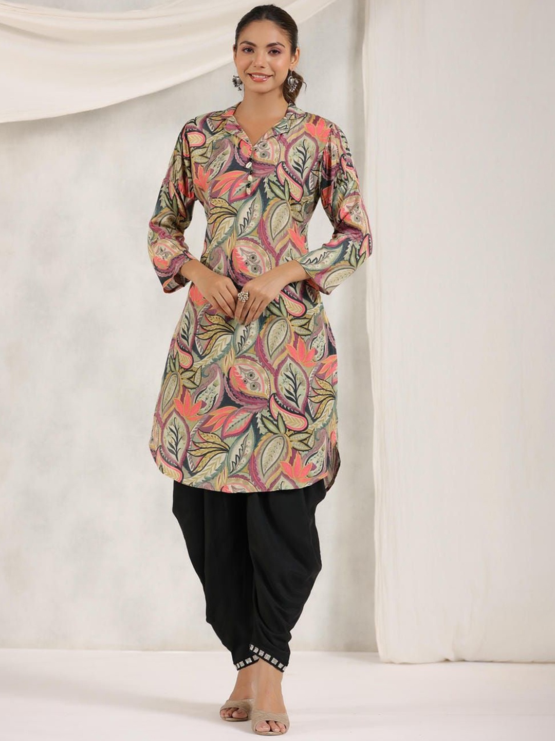 

Kaftanize Women Floral Printed Kurta with Trousers, Pink