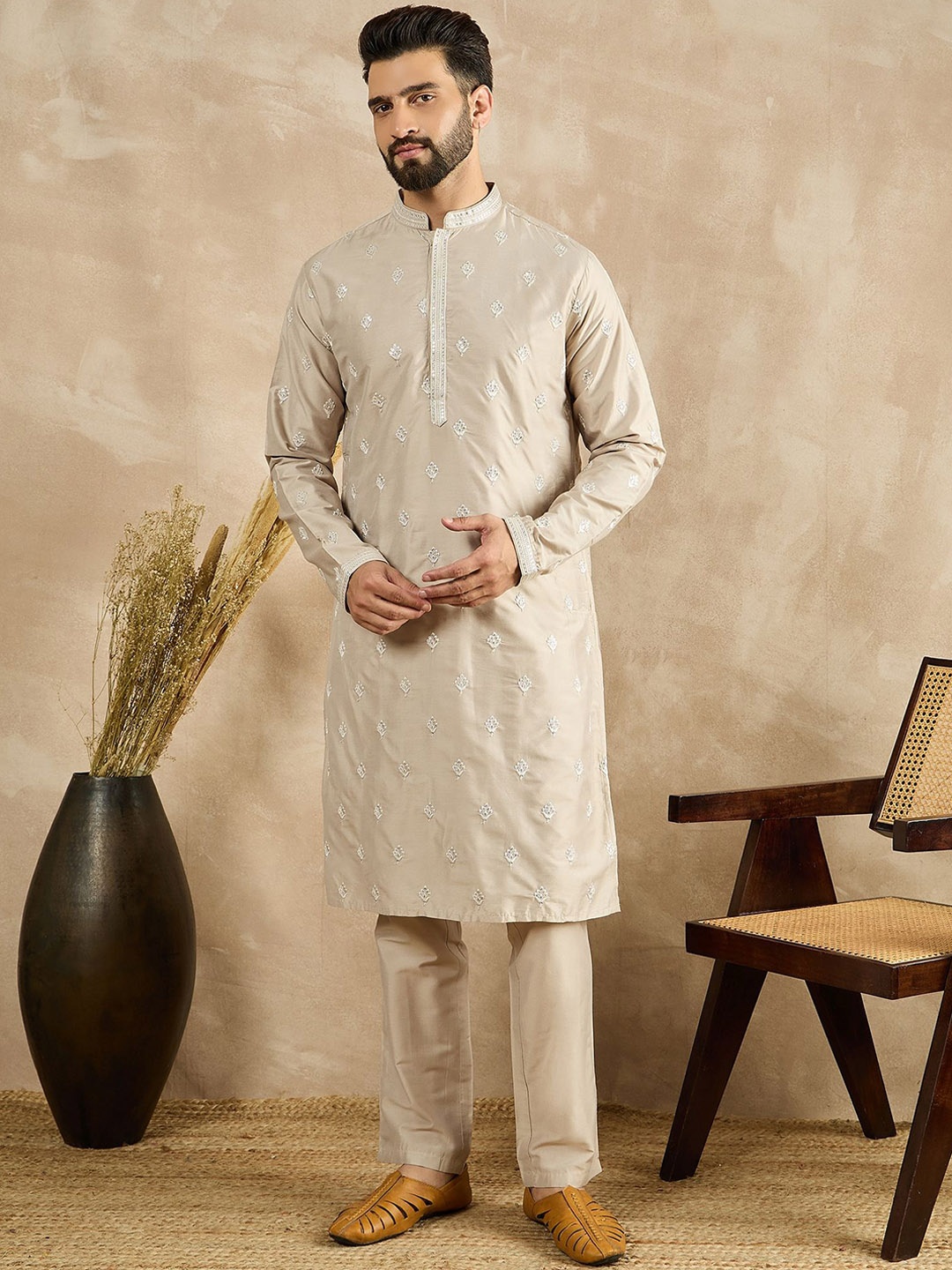 

House of Pataudi Men Embroidered Kurta With Trousers, Beige
