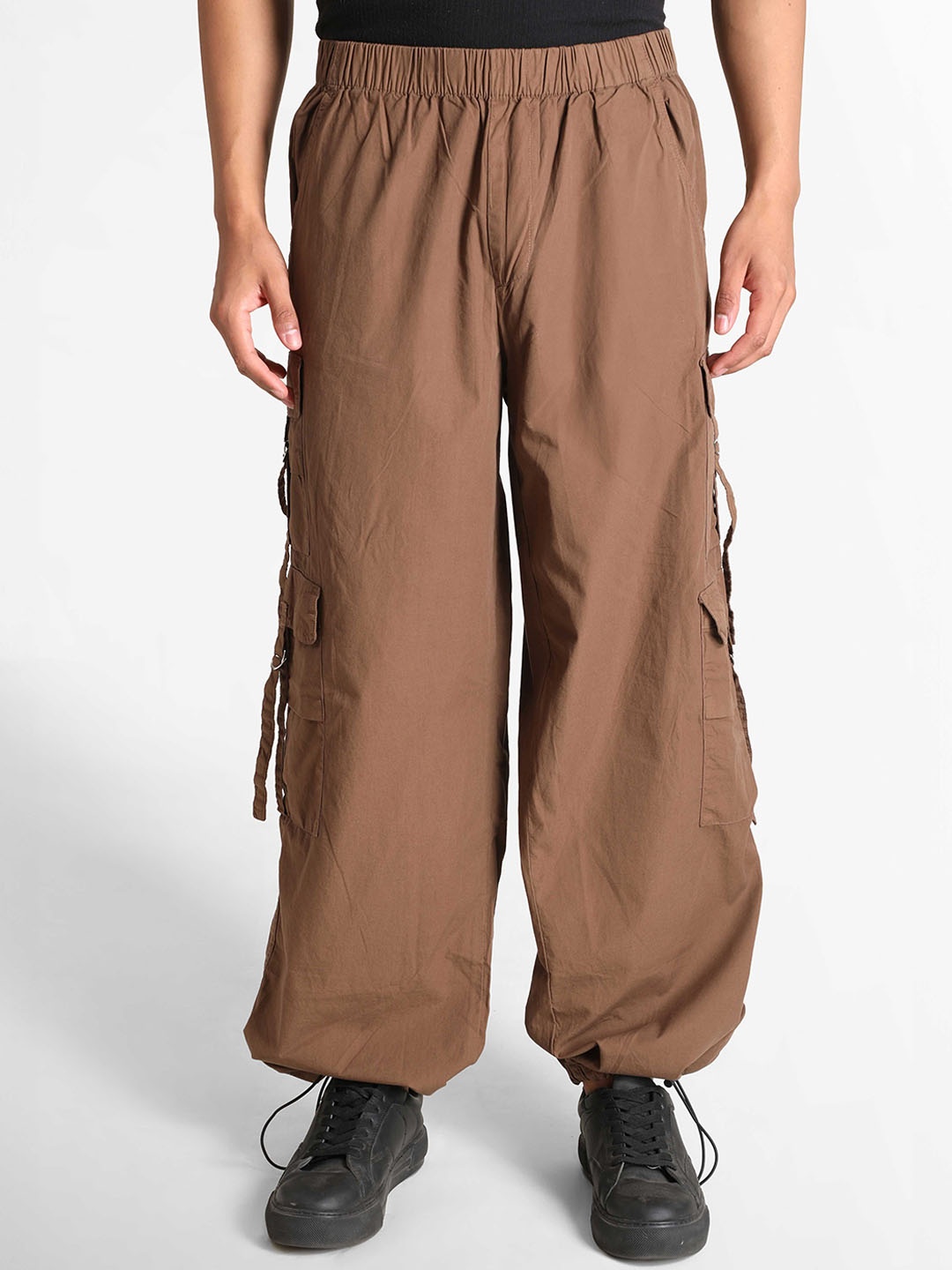 

The Roadster Lifestyle Co. Men Pure Cotton Parachute Fit Cargo Trousers, Brown