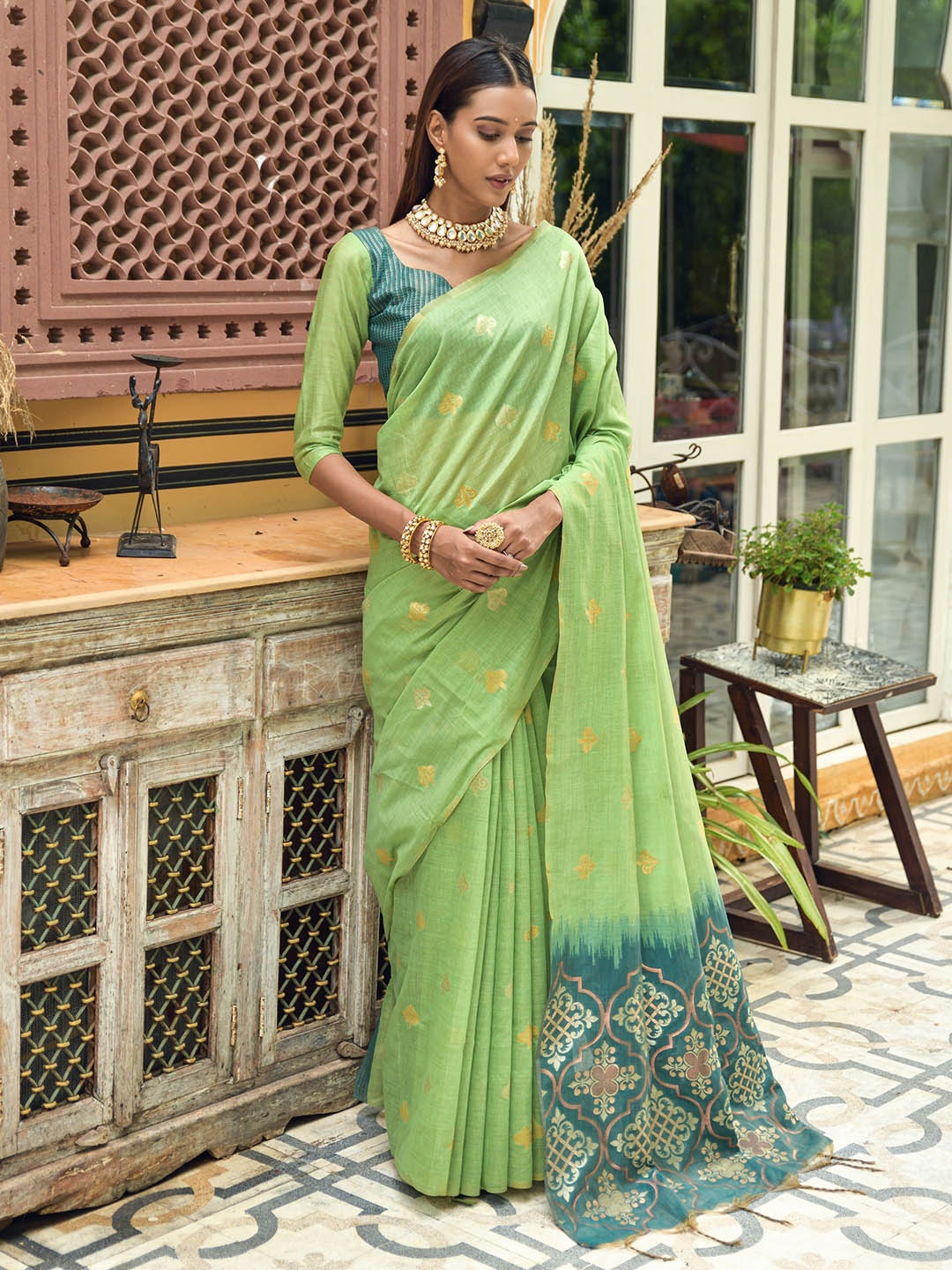 

Kandora Woven Design Zari Festive Wear Saree, Green