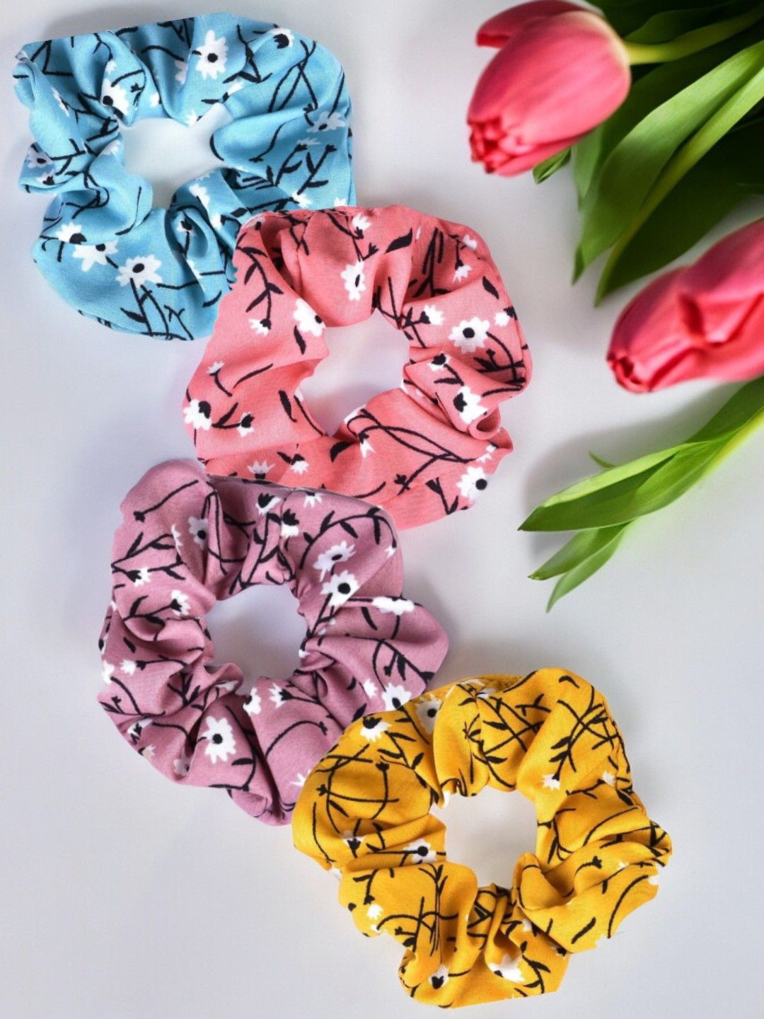 

fabula Women Set of 4 Floral Printed Scrunchy Ponytail Holders, Peach