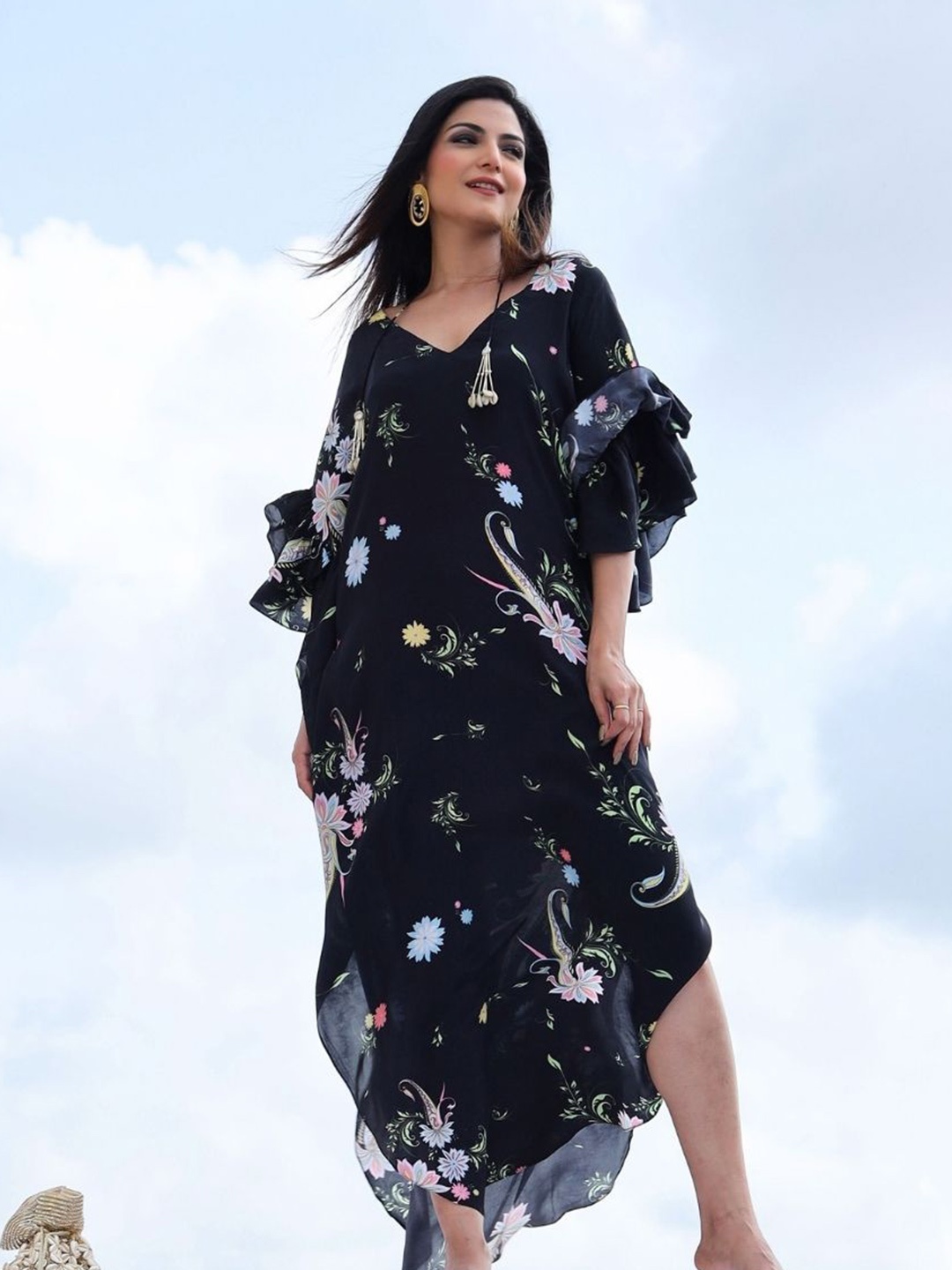 

Foram patel Black Paisley Print Kaftan