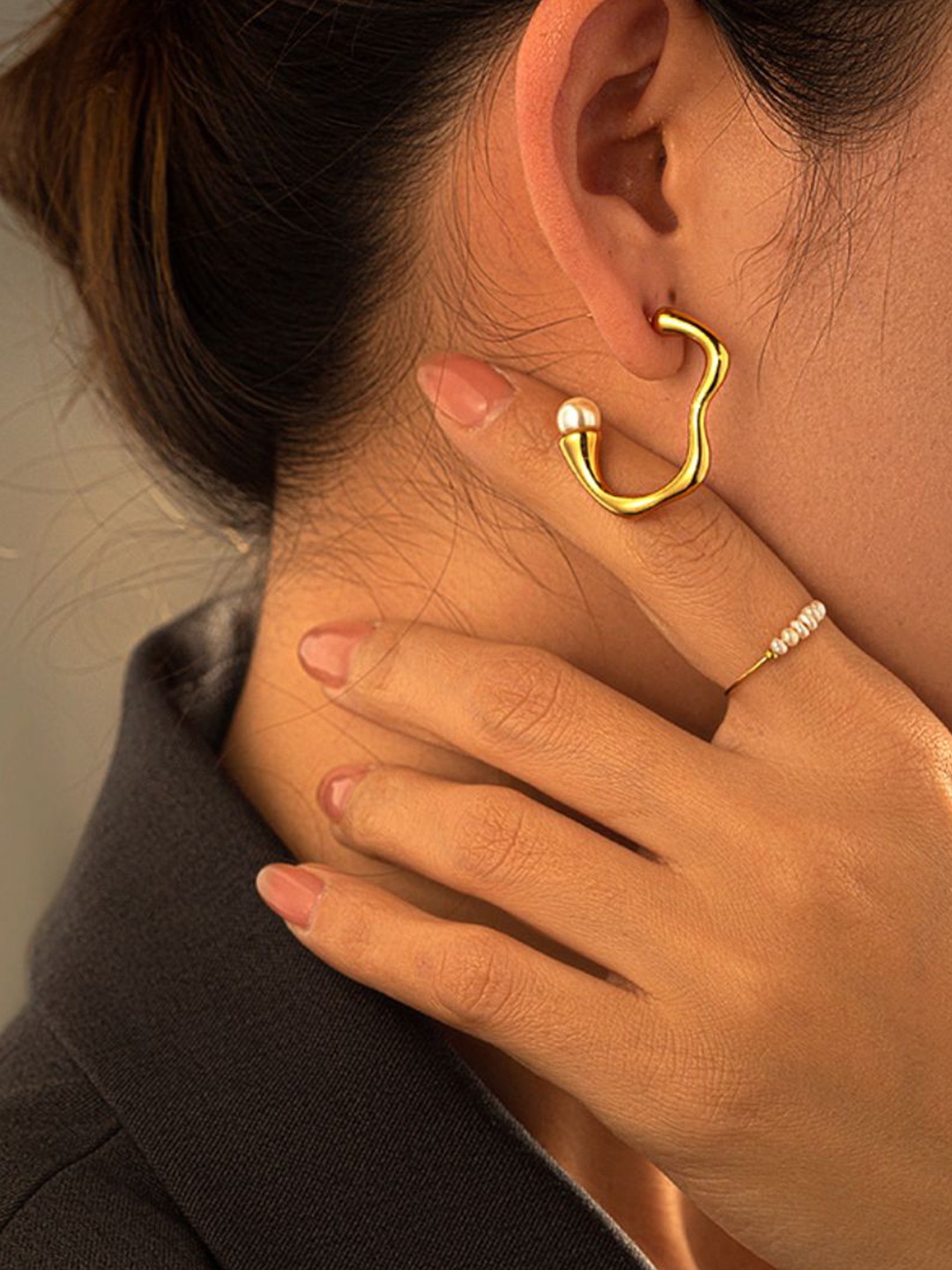 

SALTY Gold-Plated Stainless Steel Pearls Beaded Half Hoop Earrings