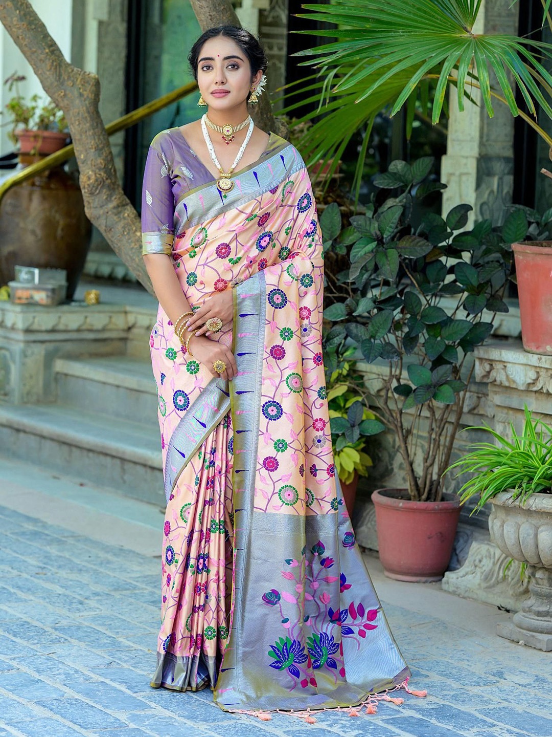 

Kandora Woven Design Zari Pure Silk Banarasi Saree, Peach
