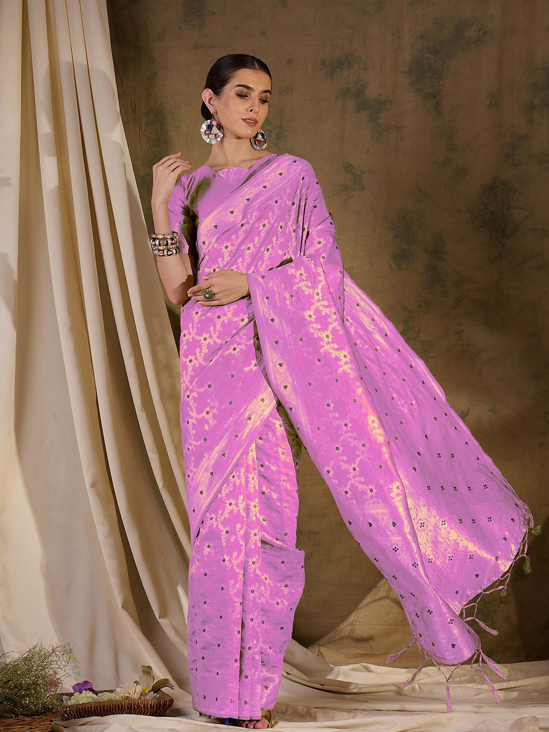 

Maroosh Ethnic Motifs Woven Design Zari Banarasi Saree, Pink