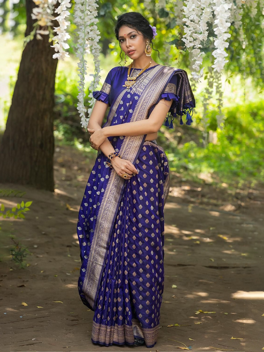 

Kandora Woven Design Zari Pure Silk Banarasi Saree, Purple