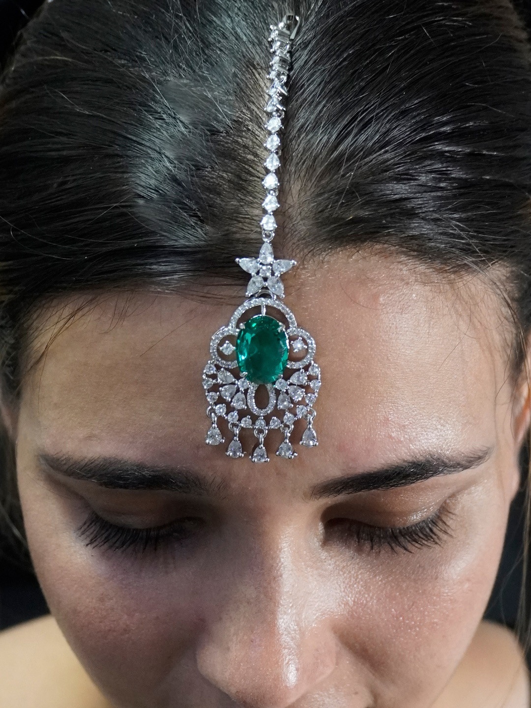 

Niscka Silver-Plated Stone Studded Maang Tikka Head Jewellery