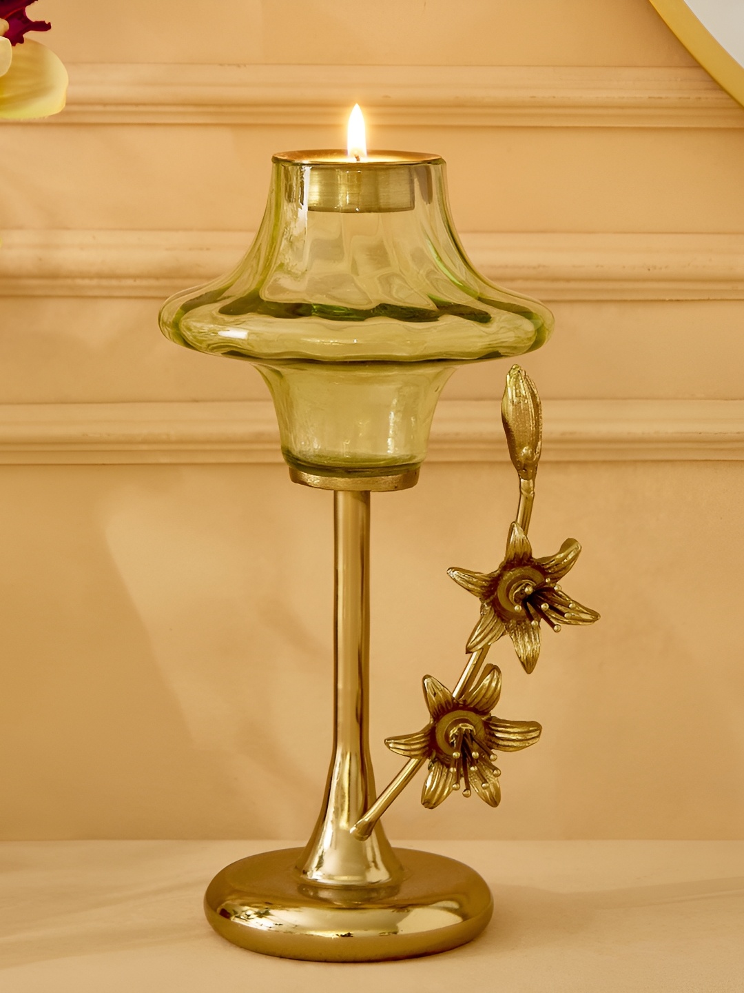 

Home Centre Moksha Kentan Green & Goldtoned Pedestal T-Light Candle Holder