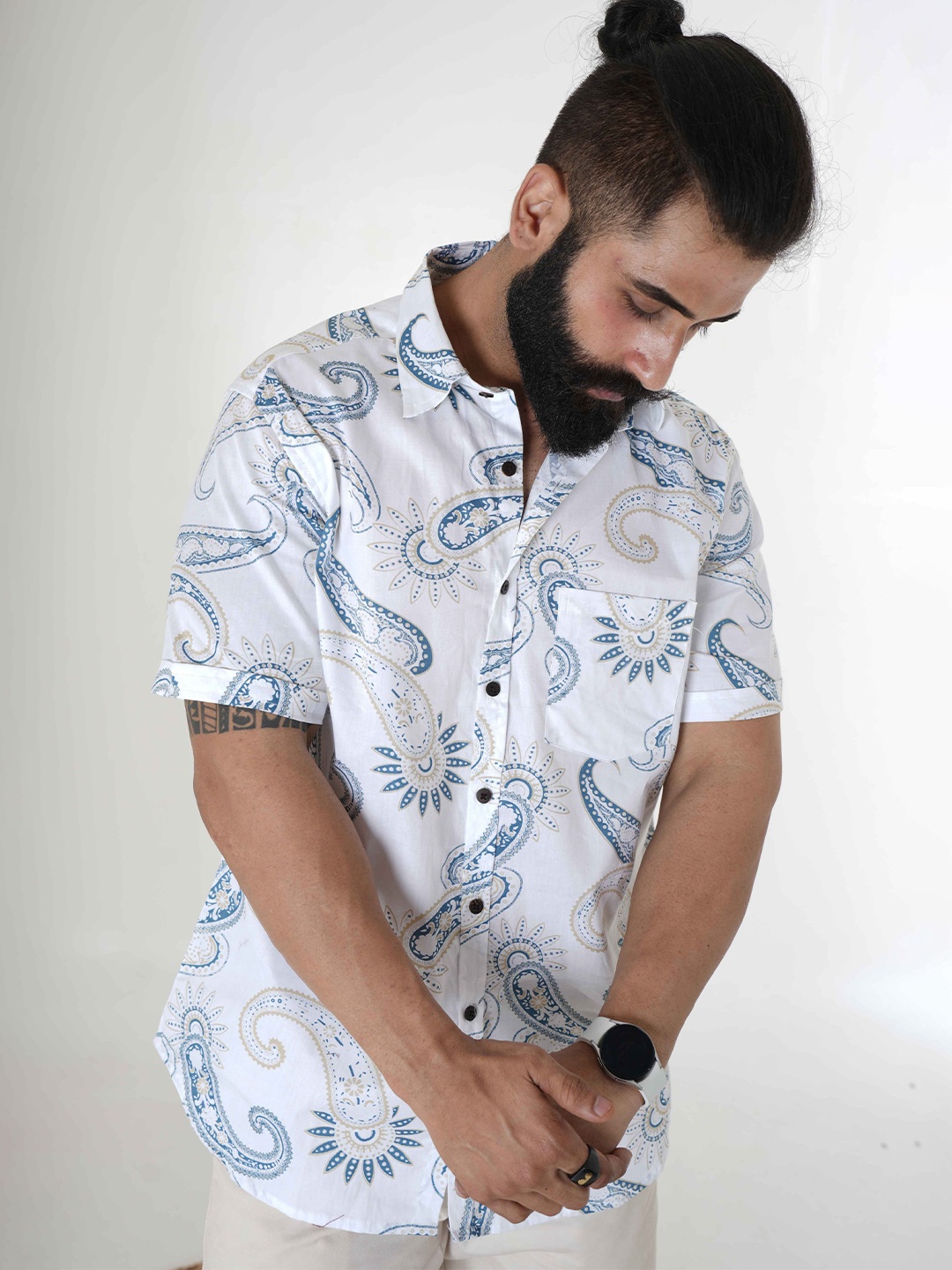 

OnlyMenGrooming Men Modern Spread Collar Floral Printed Cotton Casual Shirt, White
