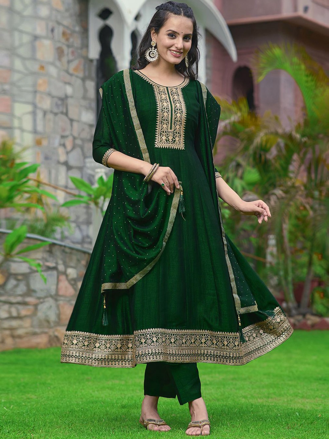 

KALINI Women Ethnic Motifs Embroidered Regular Kurta with Trousers Dupatta, Green