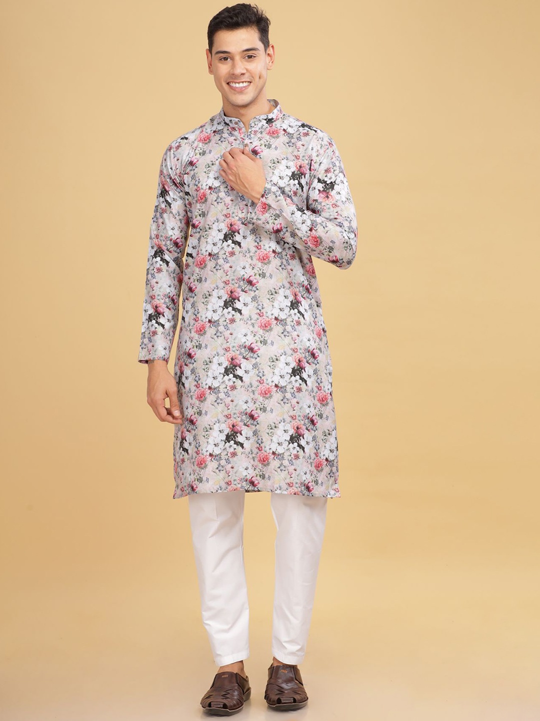 

Anouk Men Floral Printed Flared Sleeves Gotta Patti Kurta, White