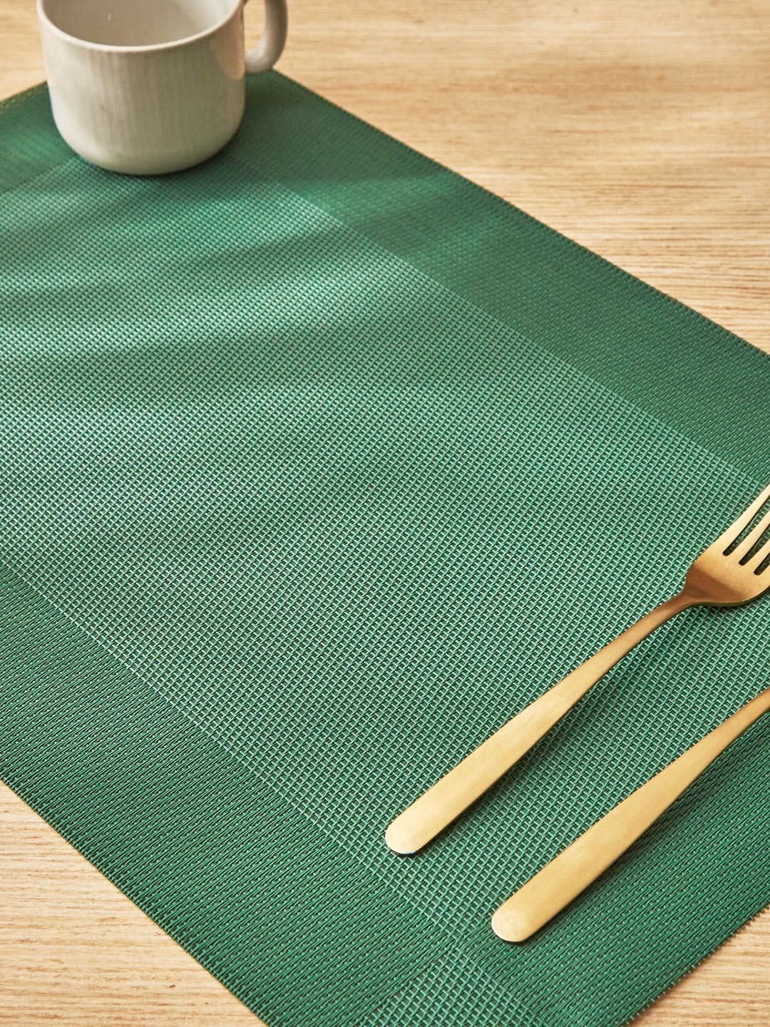 

Home Centre Set Of 6 Green 6Pc Textured Table Placemats