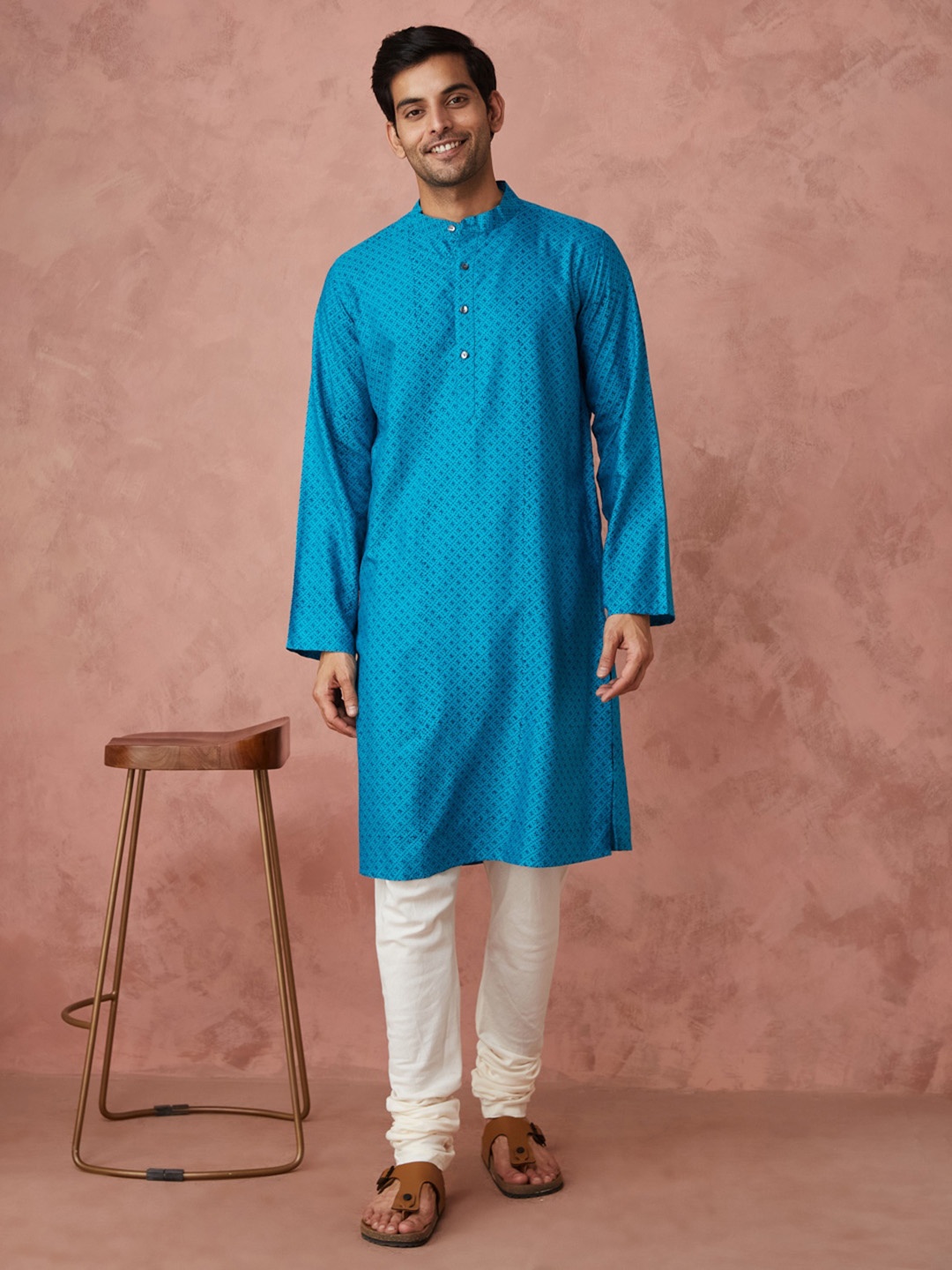 

Fabindia Men Printed Thread Work Kurta, Turquoise blue