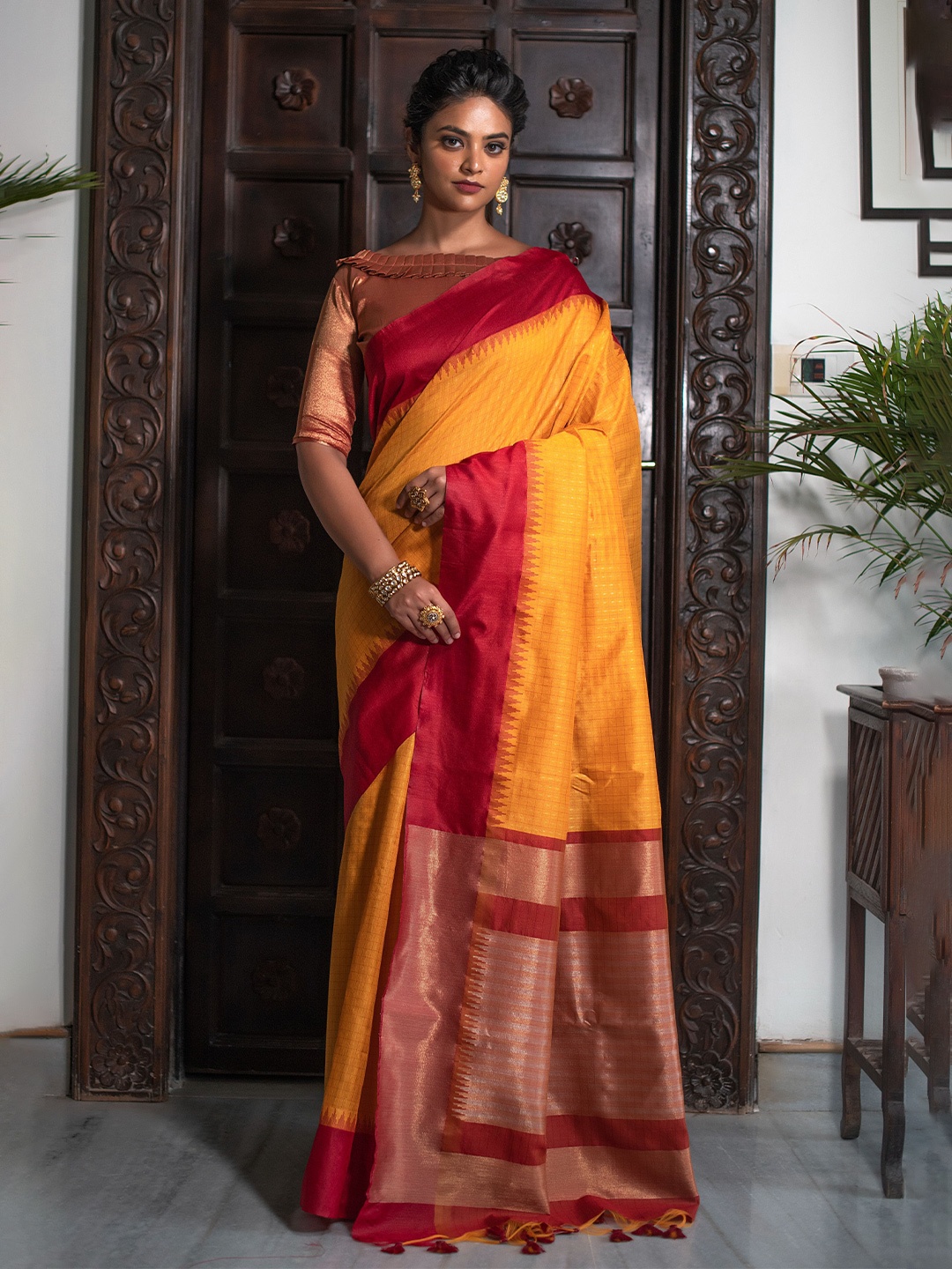 

Kandora Woven Design Zari Pure Silk Tussar Saree, Yellow
