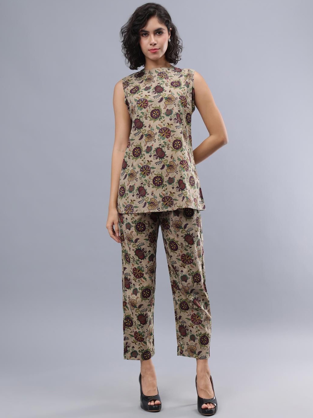 

CORDSET Floral Printed Round Neck Sleeveless Pure Cotton Top With Trouser, Beige