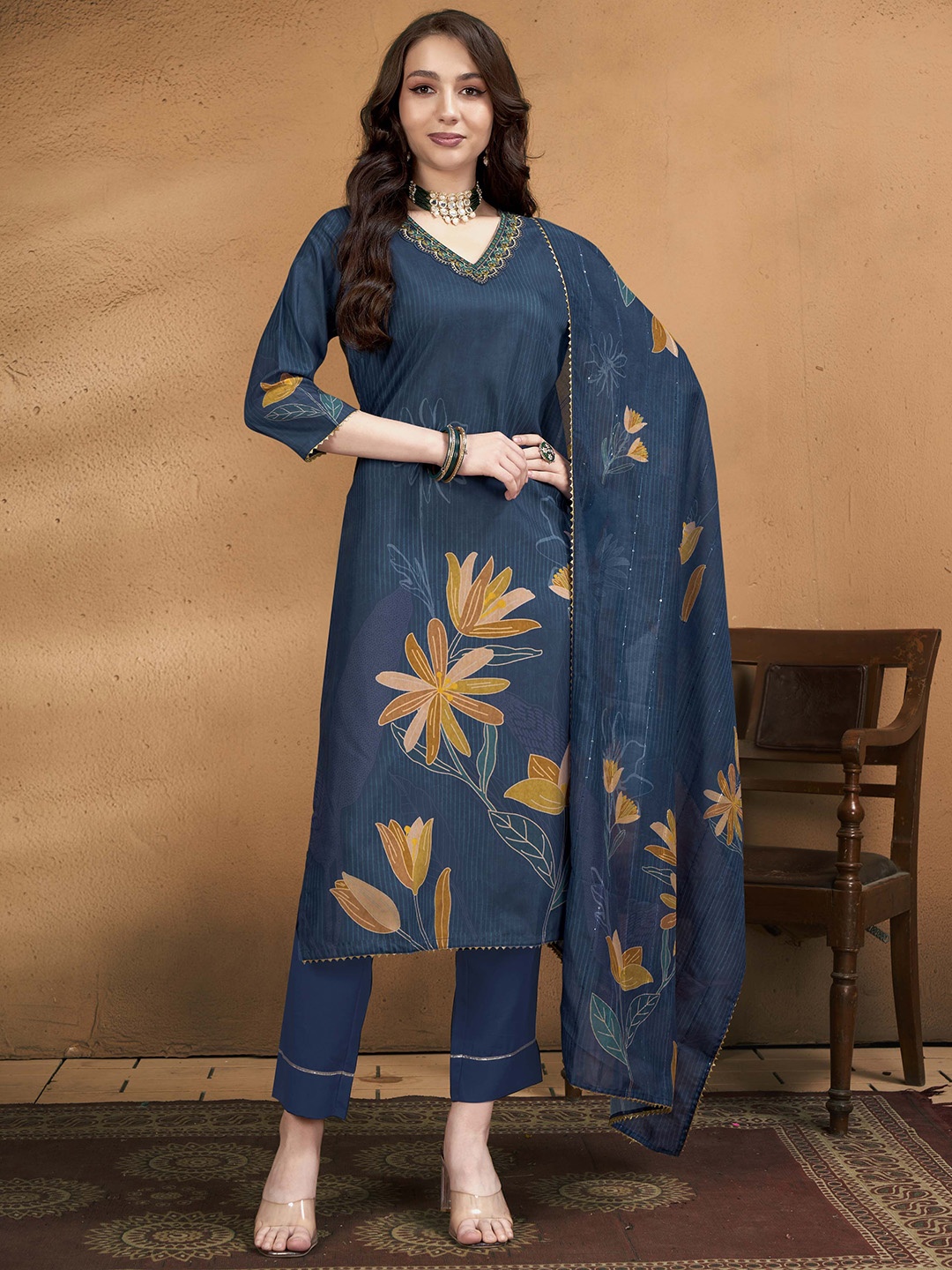 

Anouk Women Floral Printed Regular Thread Work Kurta with Trousers Dupatta, Blue