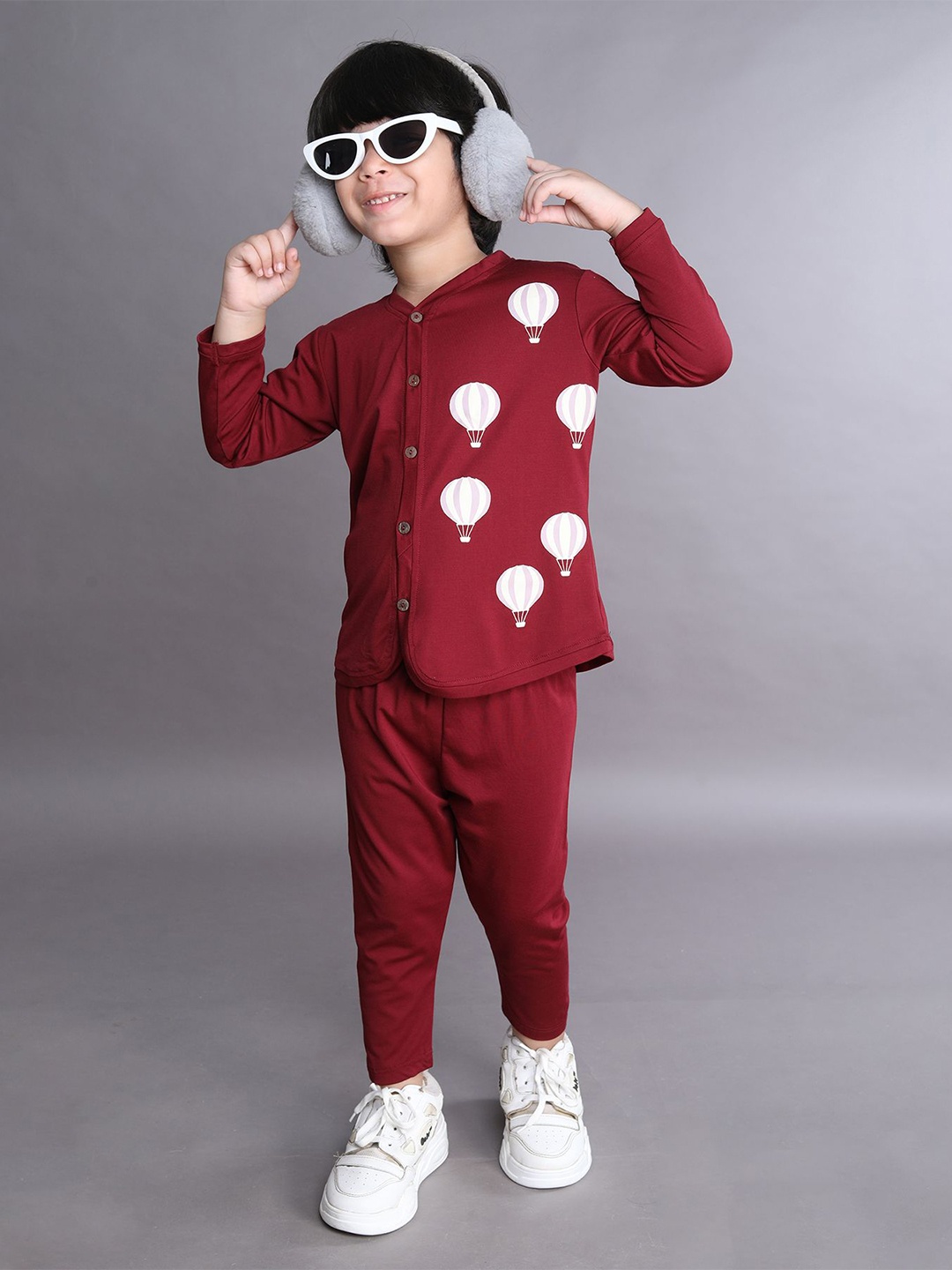 

BAATCHEET Boys Printed Shirt with Trousers, Red