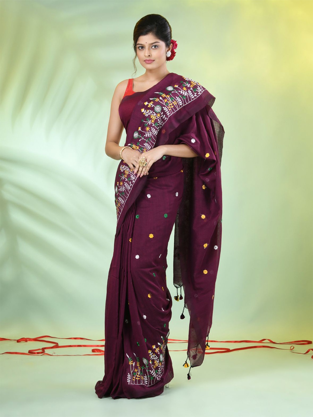 

Charukriti Floral Embroidered Pure Cotton Saree, Burgundy