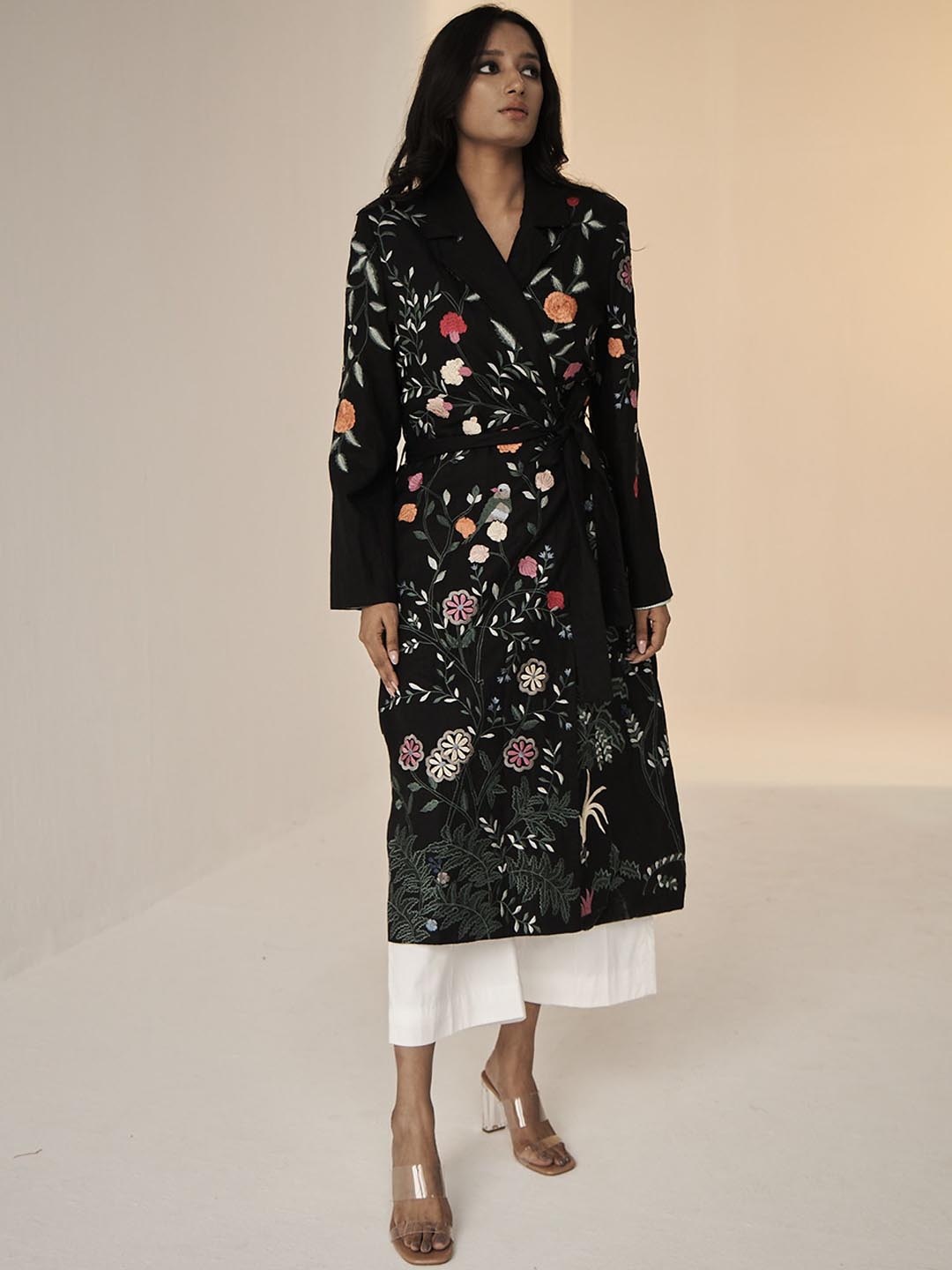

BETRUE Women Floral Printed Cotton Longline Tailored Jacket, Black