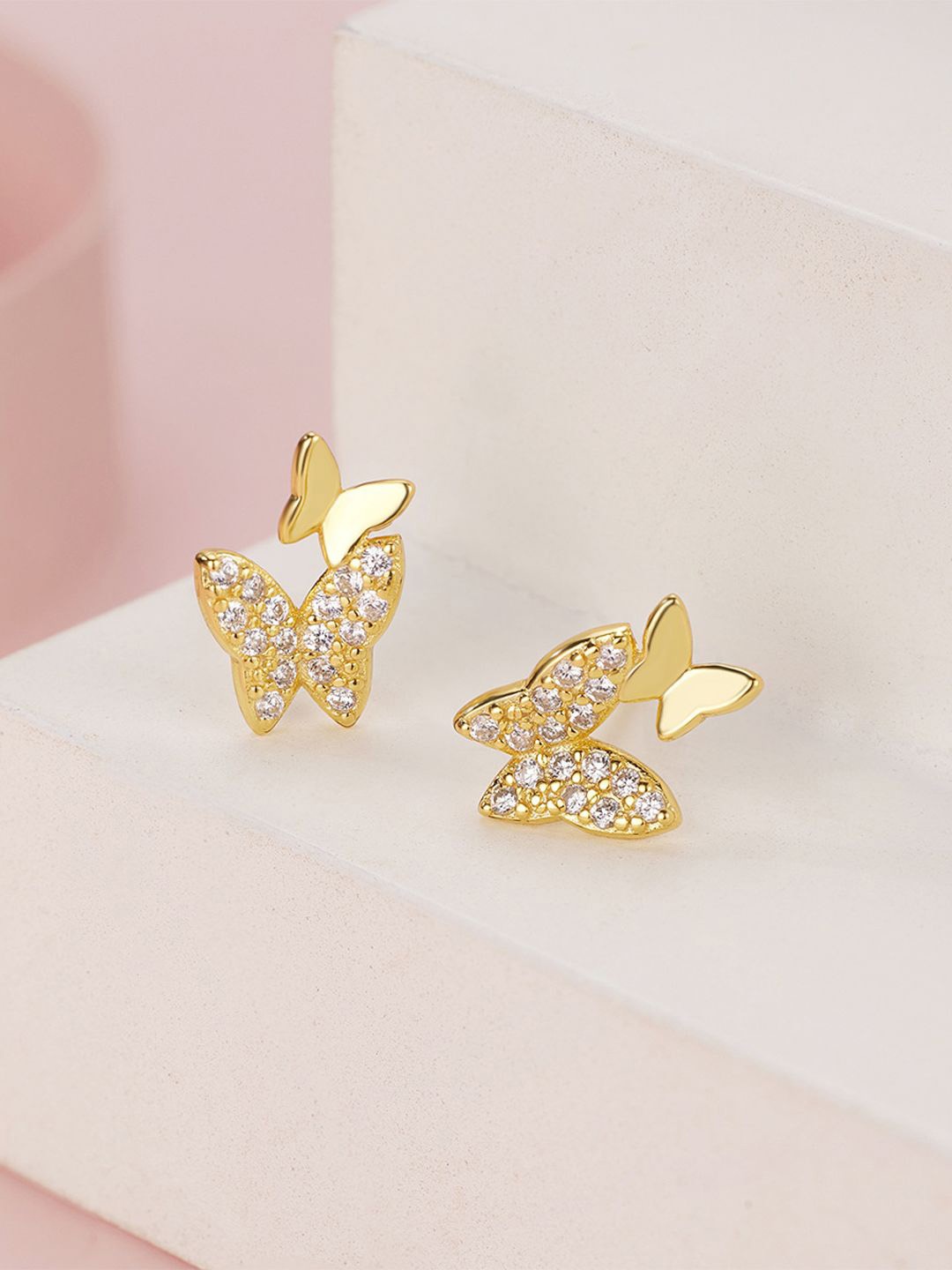 

FIMBUL Gold Plated Cubic Zirconia Animal Shaped Studs
